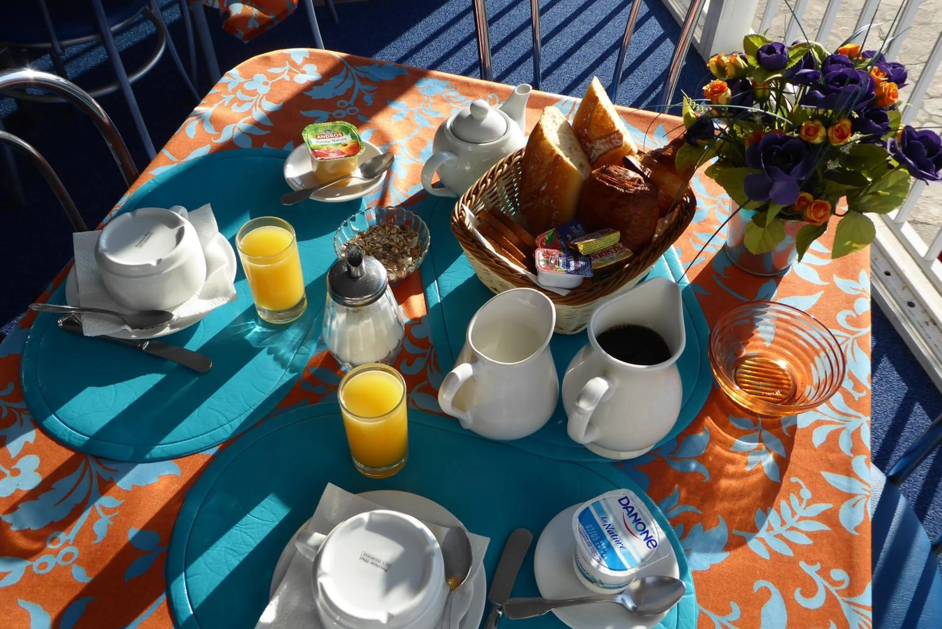 Continental breakfast in Hotel Cyrnea