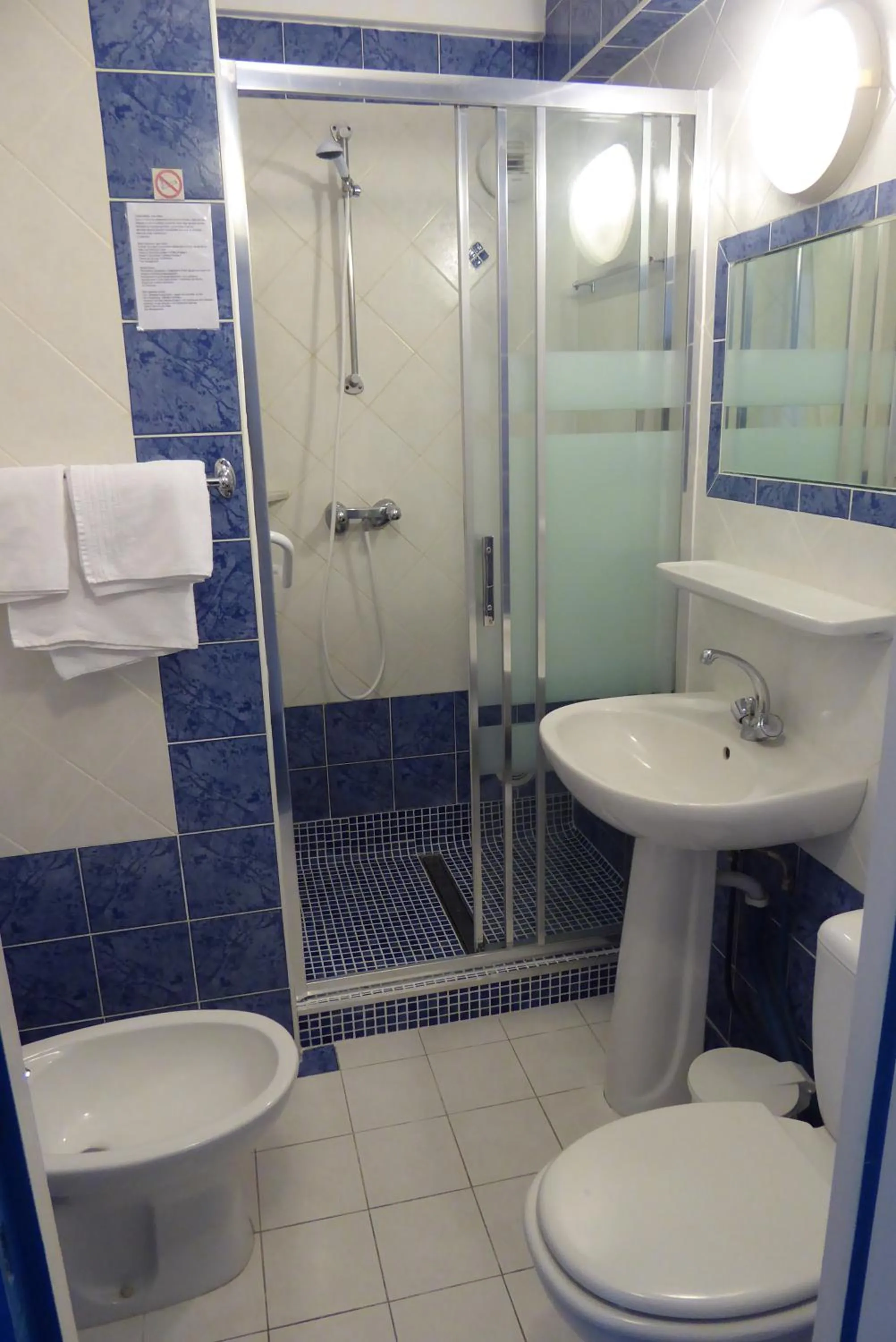 Bathroom in Hotel Cyrnea