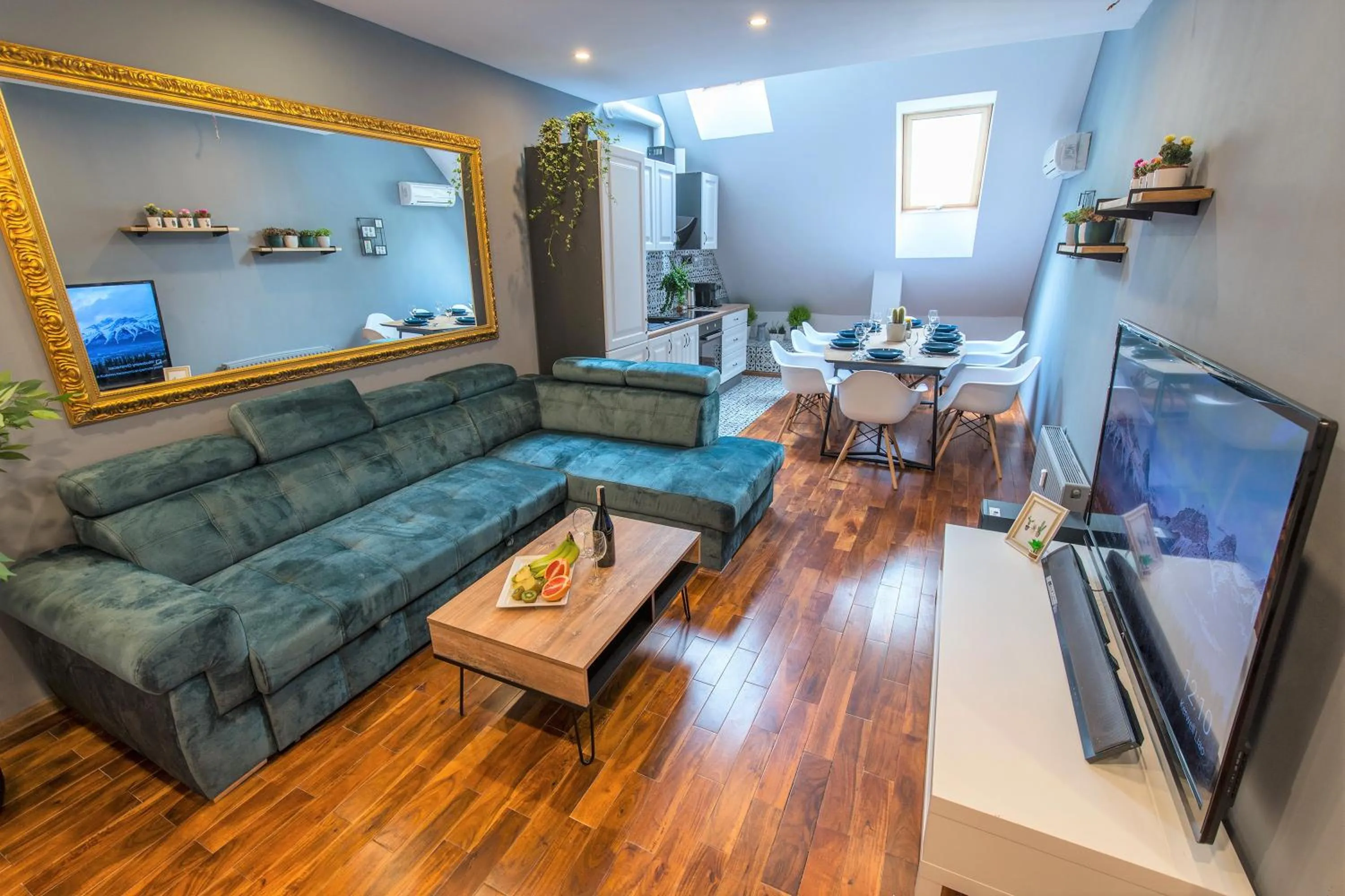 Photo of the whole room in Galeria Italiana Apartments