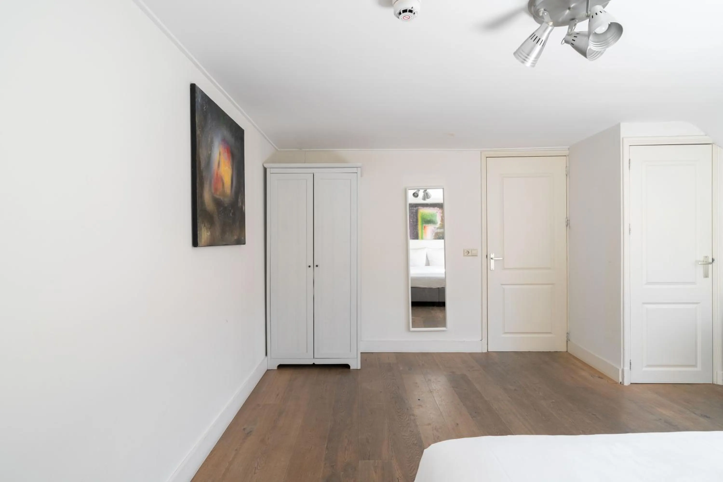 wardrobe, Bed in Amsterdam Centre Harbour Apartments