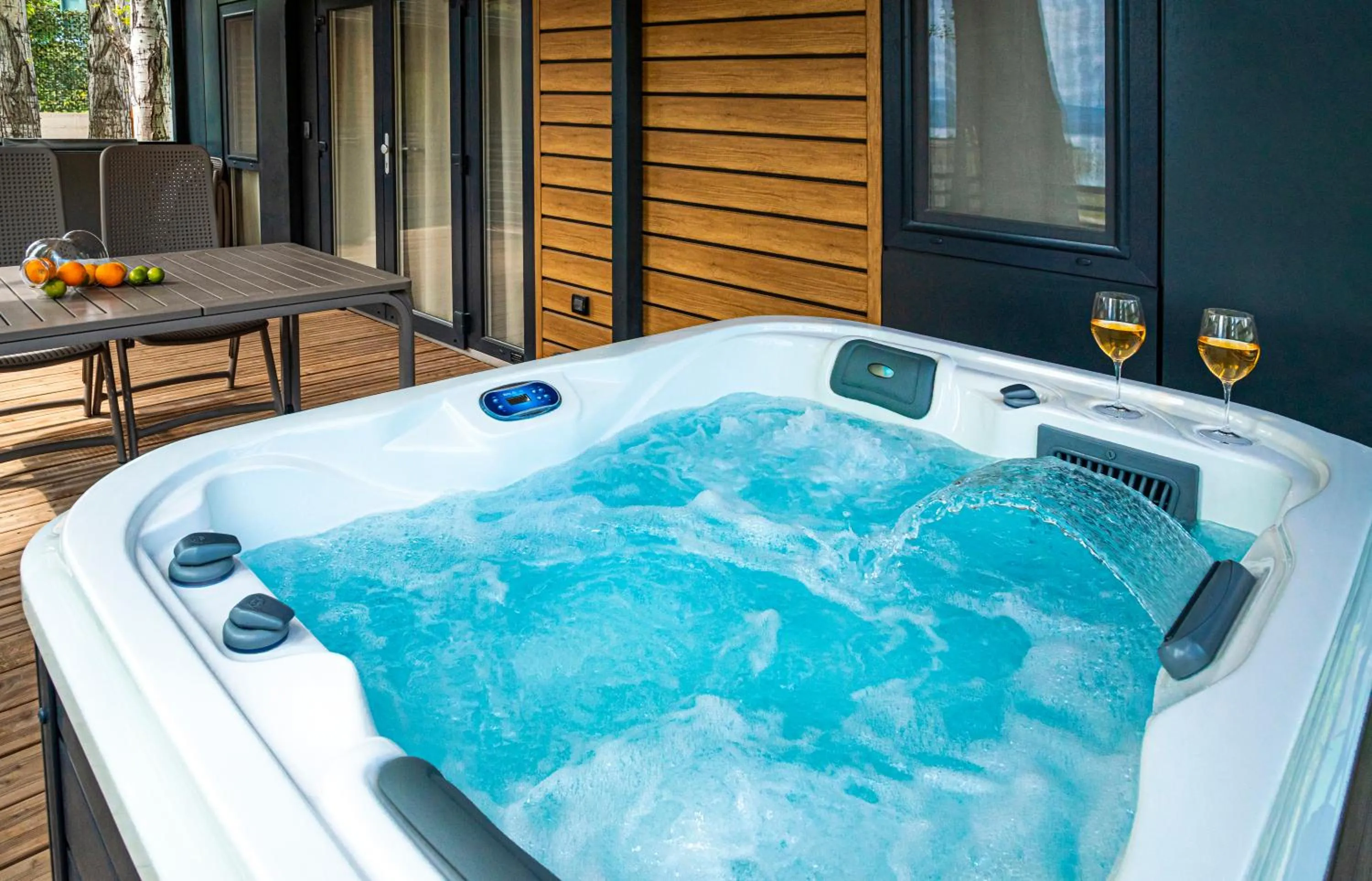 Hot Tub in Camping Almissa