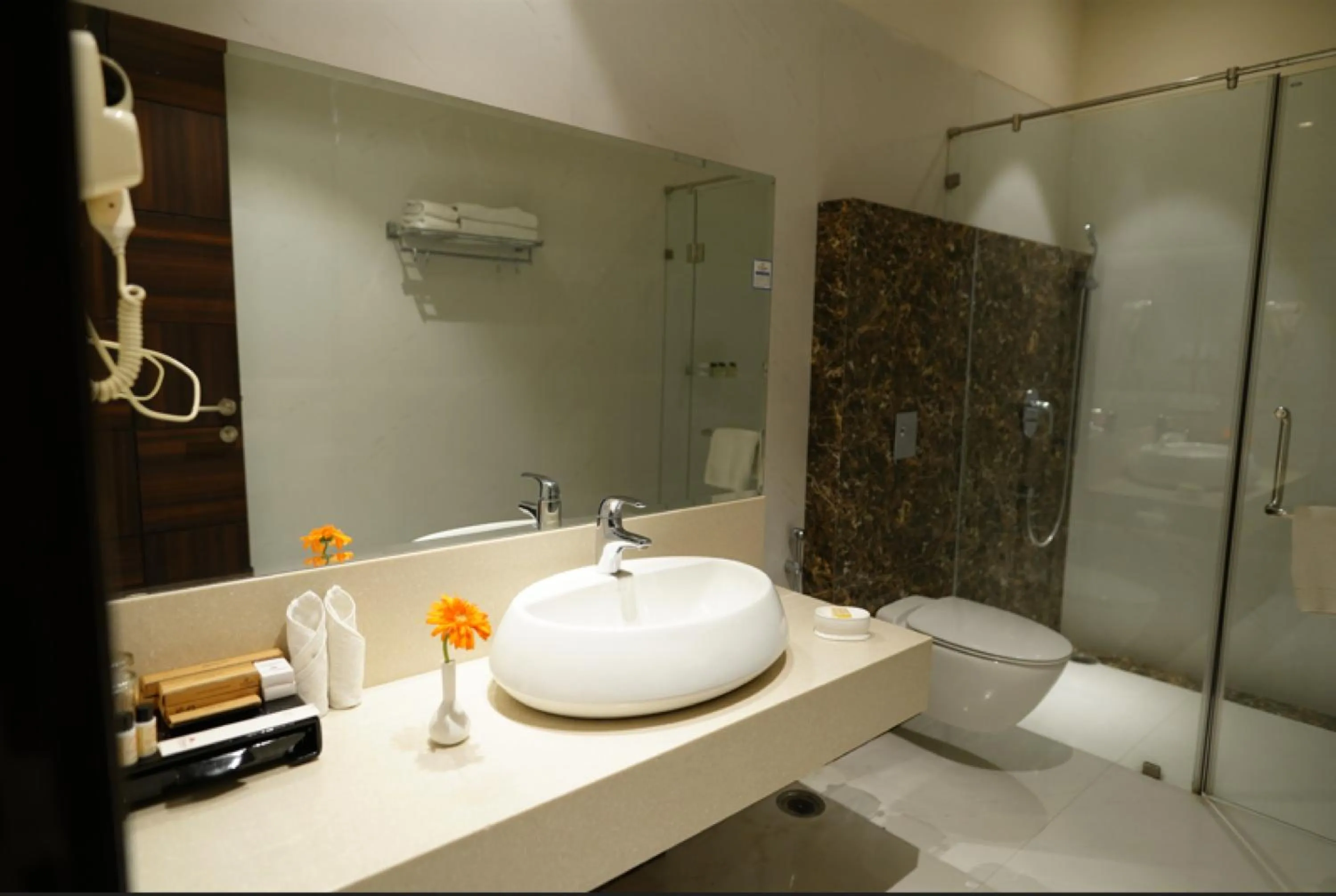 Shower in The Vivaan Hotel & Resorts Karnal