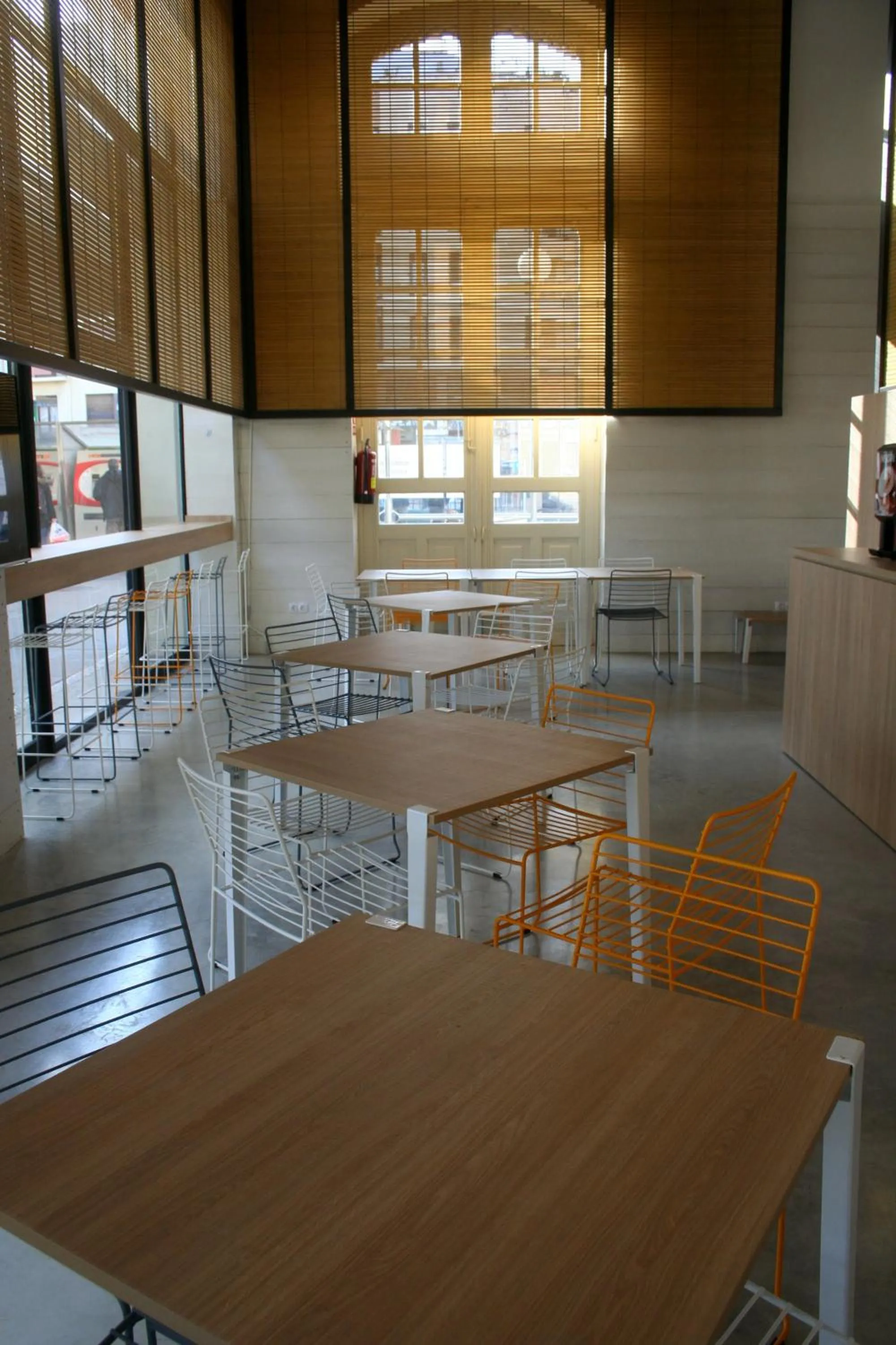 Restaurant/places to eat in UP Hostel Valencia