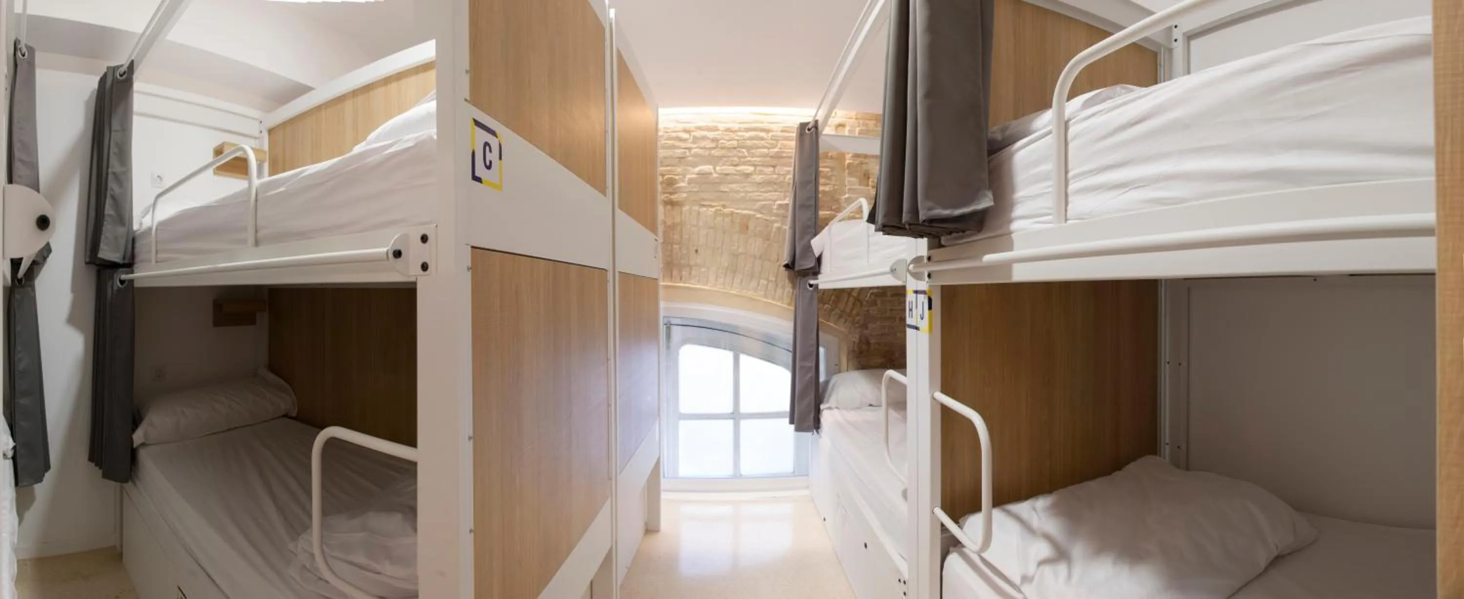 Day, Bed in UP Hostel Valencia