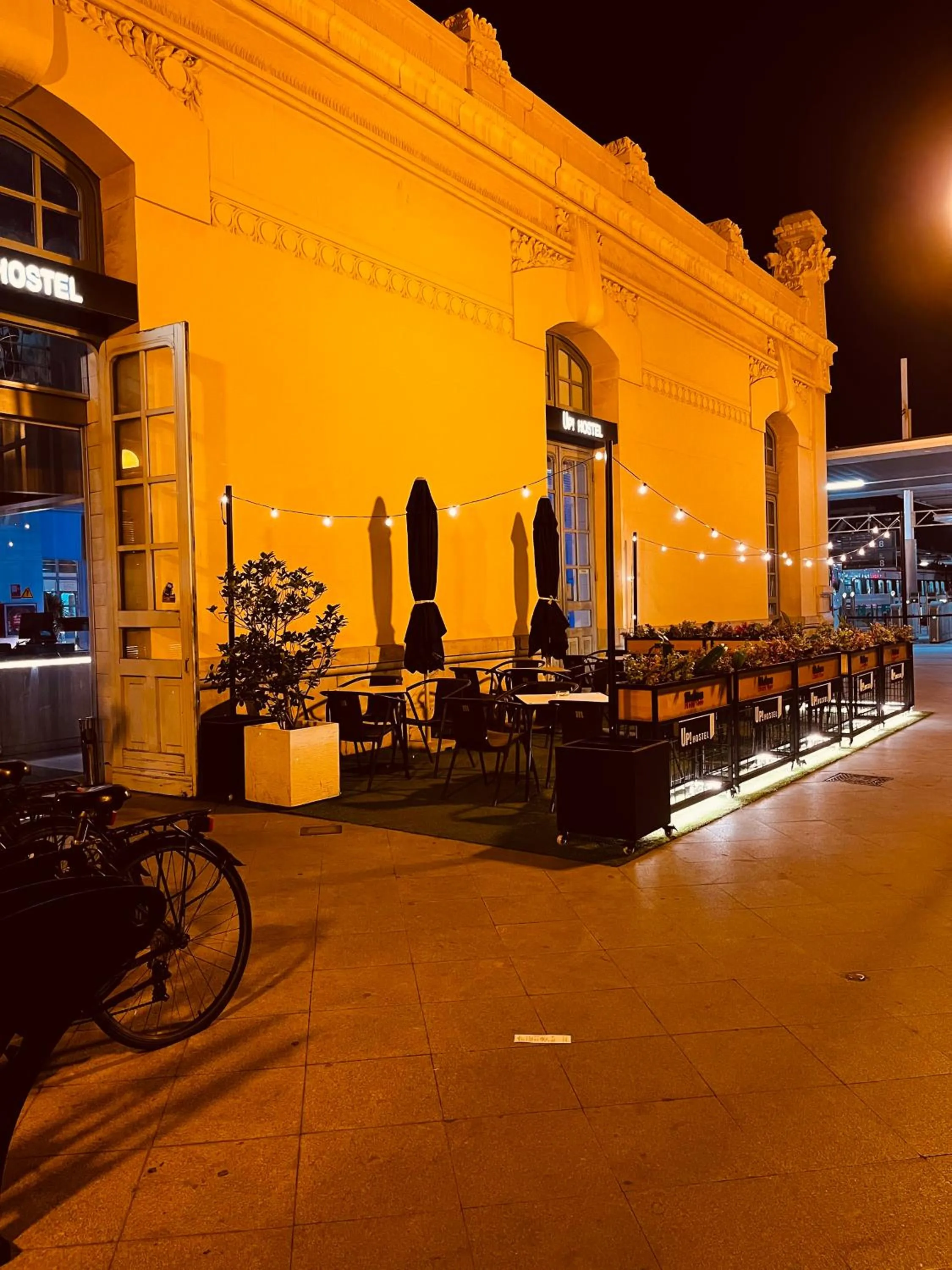 Property building in UP Hostel Valencia