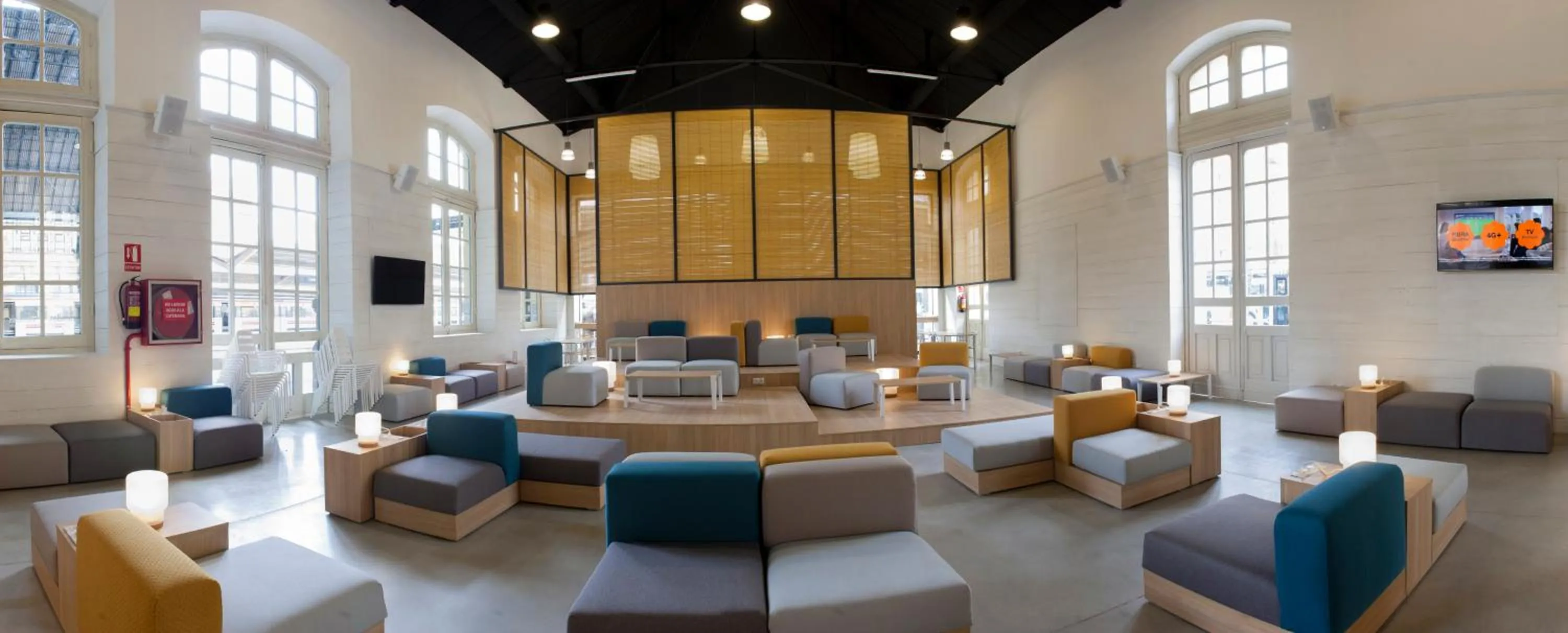 Lobby or reception in UP Hostel Valencia