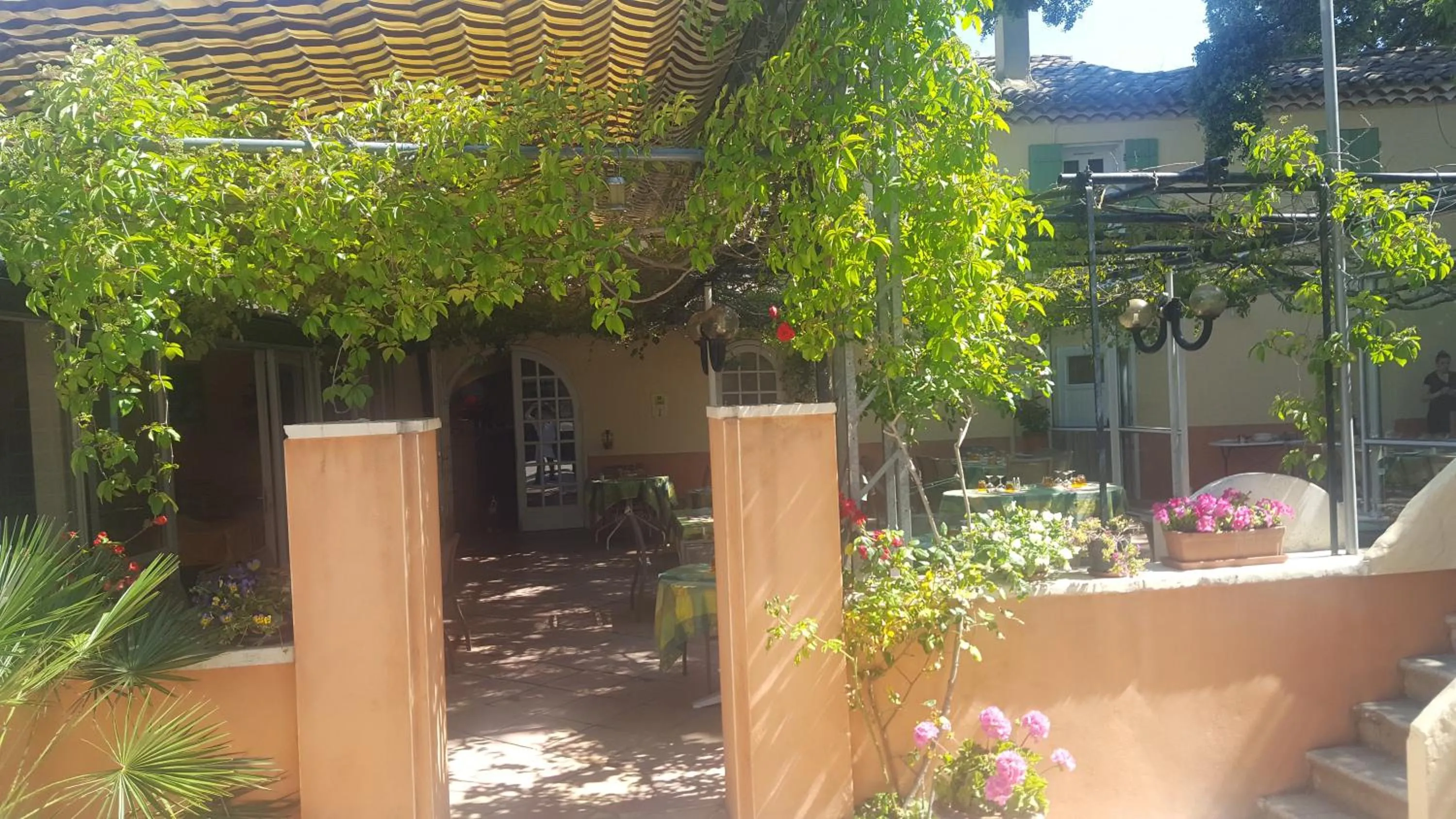 Logis Hotel Le Chêne Vert