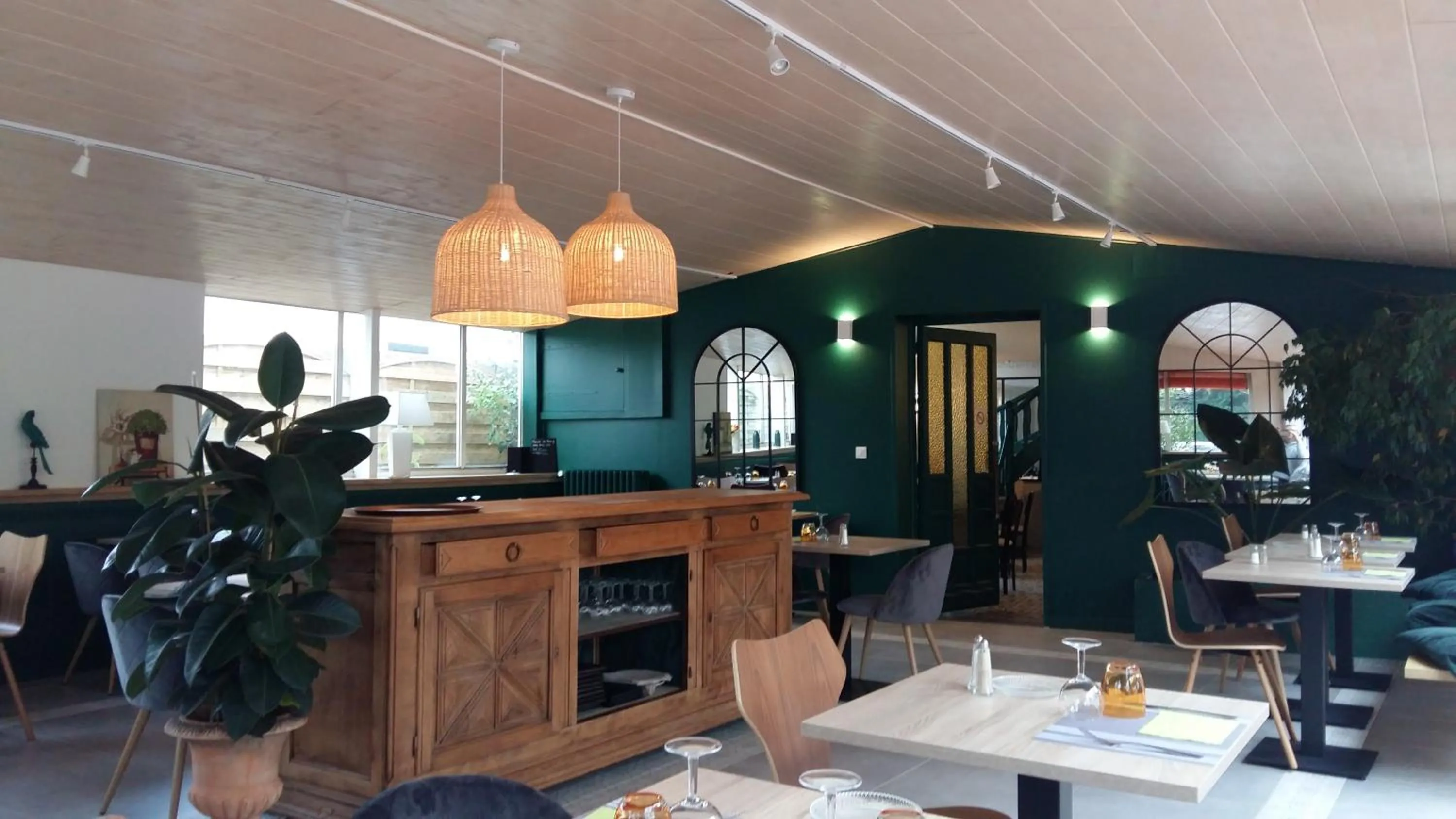 Logis Hotel Le Chêne Vert