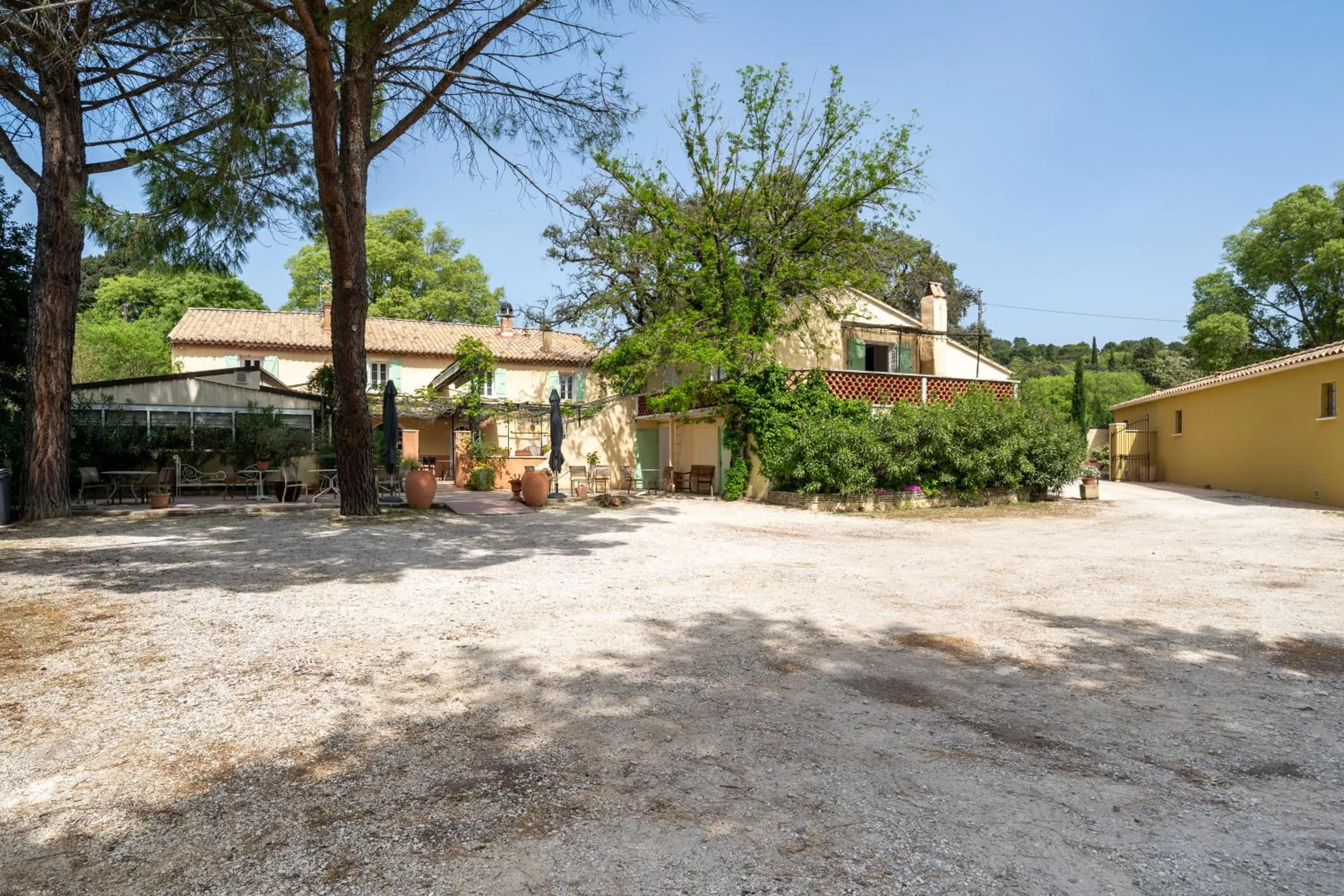 Logis Hotel Le Chêne Vert