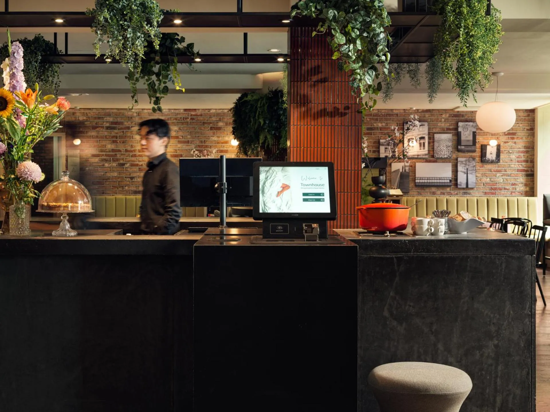 Lobby or reception in Townhouse Maastricht & Spa