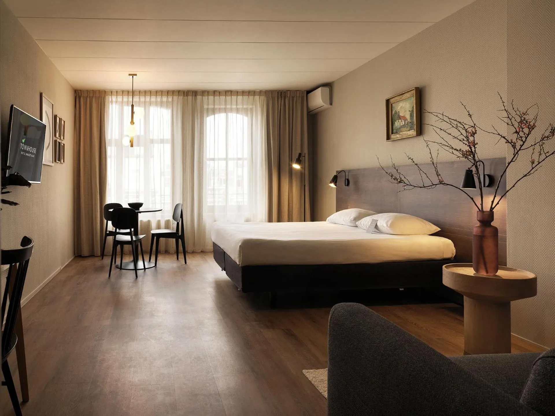 Photo of the whole room, Bed in Townhouse Maastricht & Spa