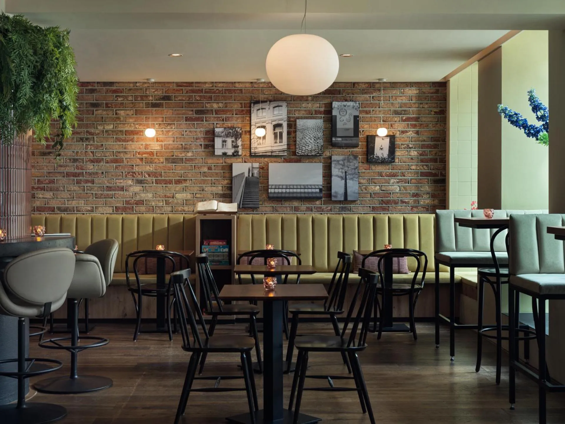 Lobby or reception in Townhouse Maastricht & Spa