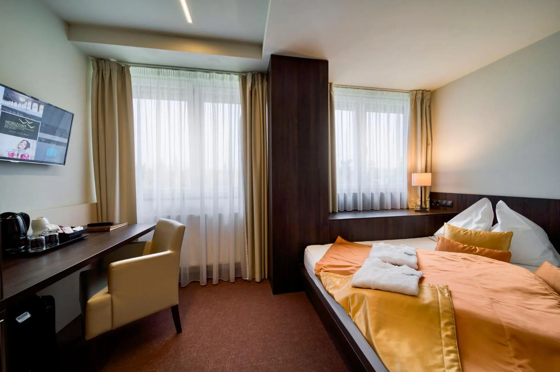 Living room, Bed in Horizont Resort