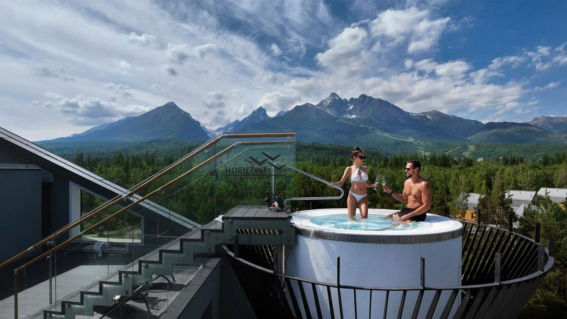 Swimming pool in Horizont Resort