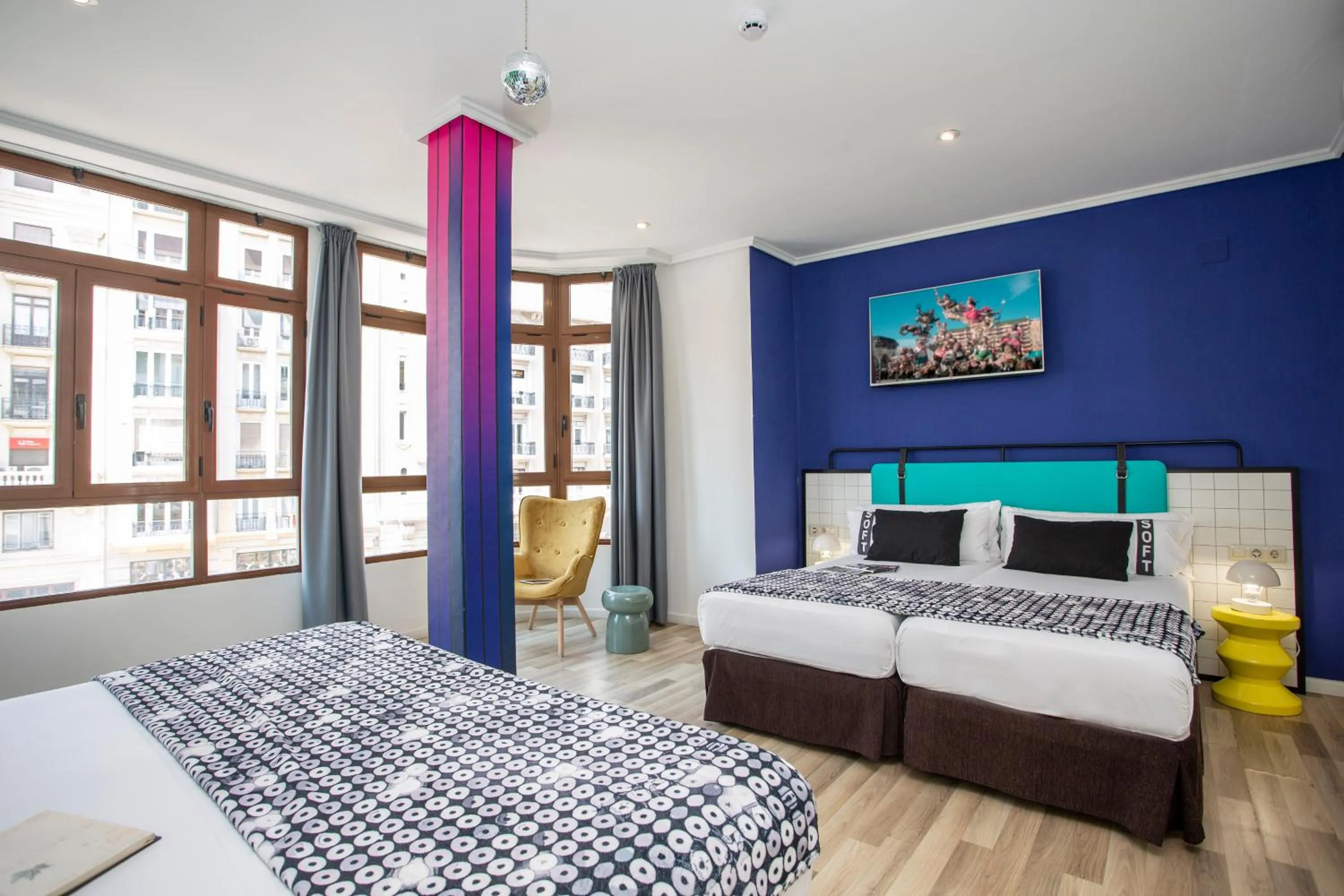 Photo of the whole room, Bed in Casual Vintage Valencia