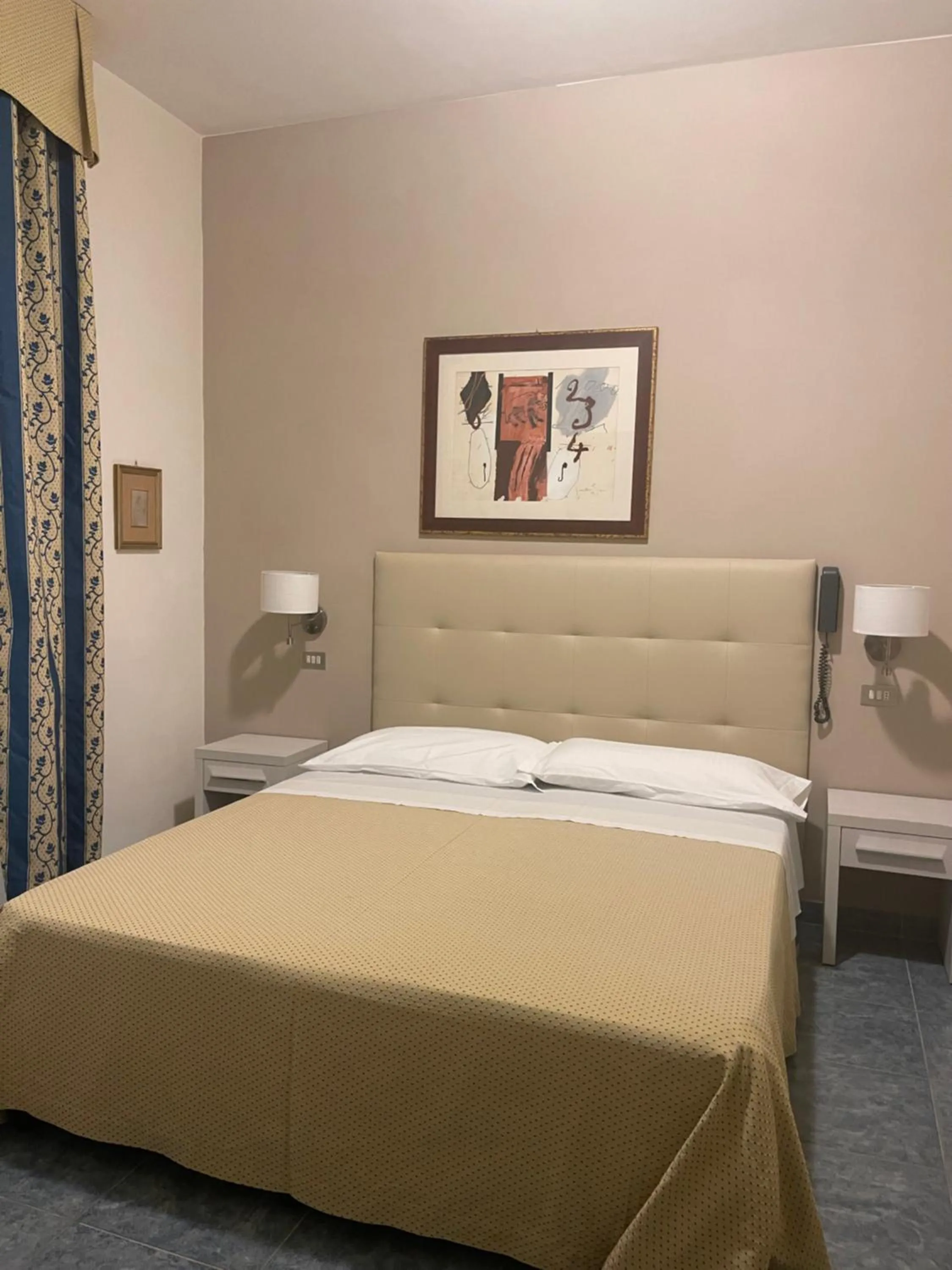 Photo of the whole room, Bed in Hotel Ariella