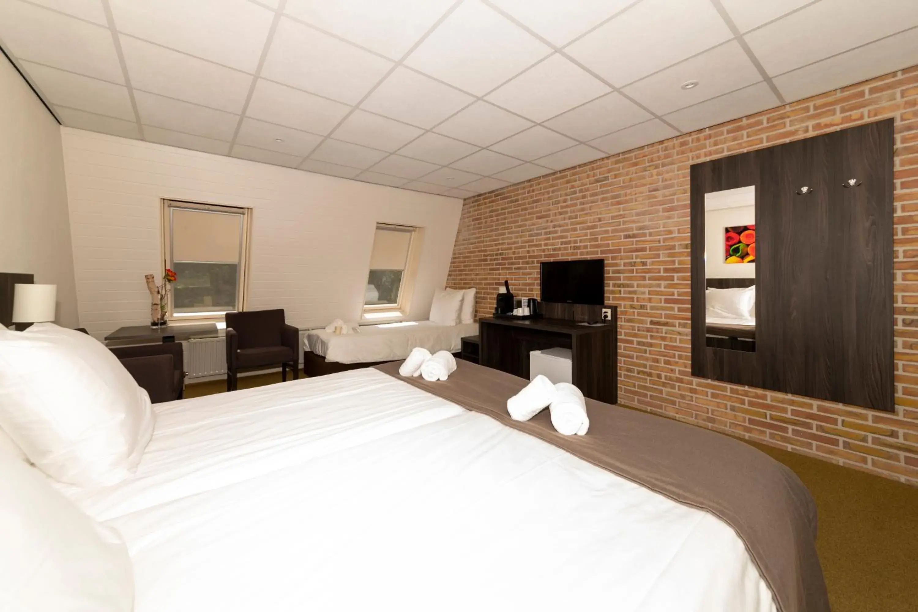 Triple Room with Bathroom in Gasterij De Koekoekshof Triple Room with Bathroom in Gasterij De Koekoekshof