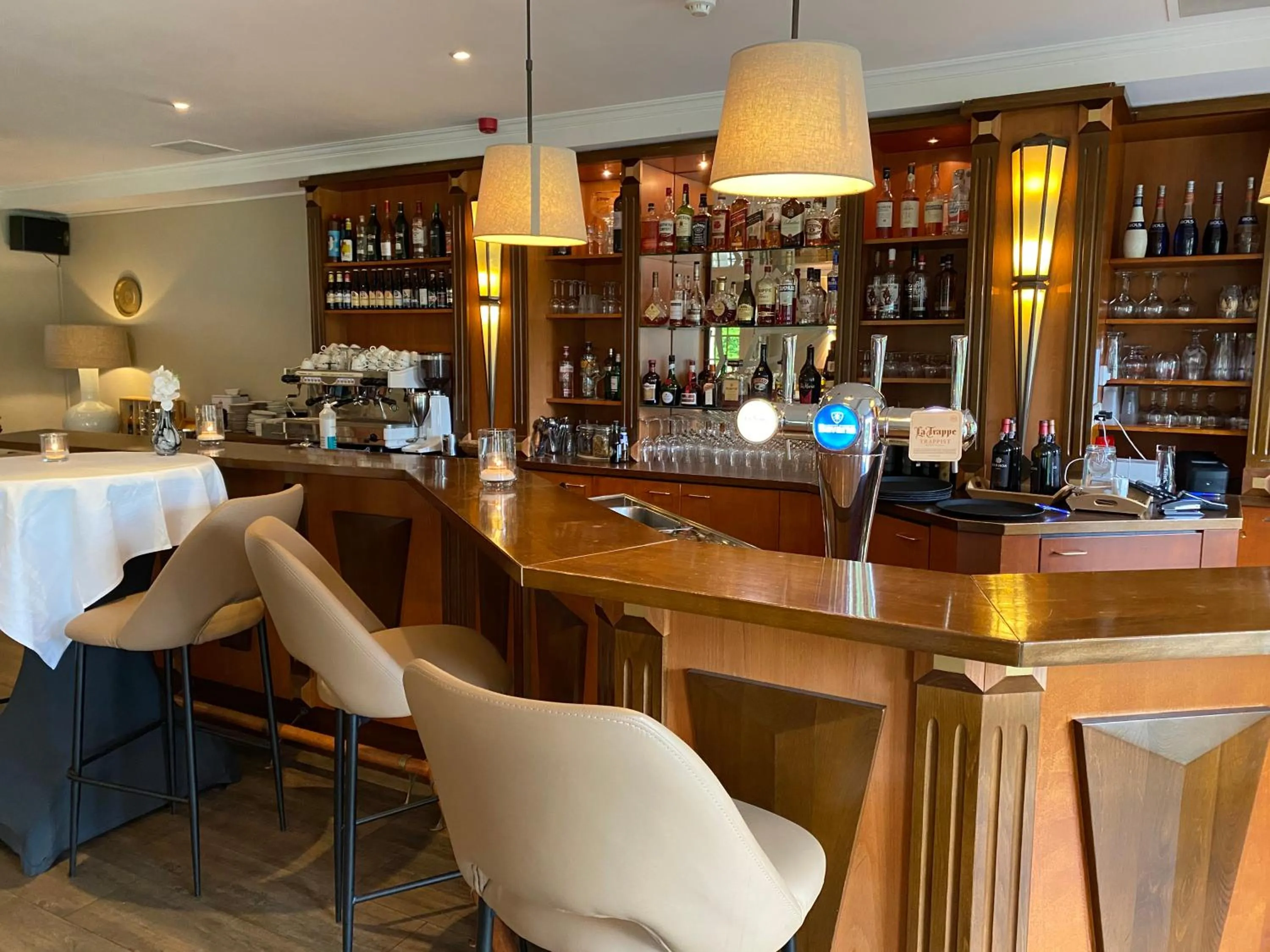 Lounge or bar in Fletcher Hotel Restaurant De Witte Raaf