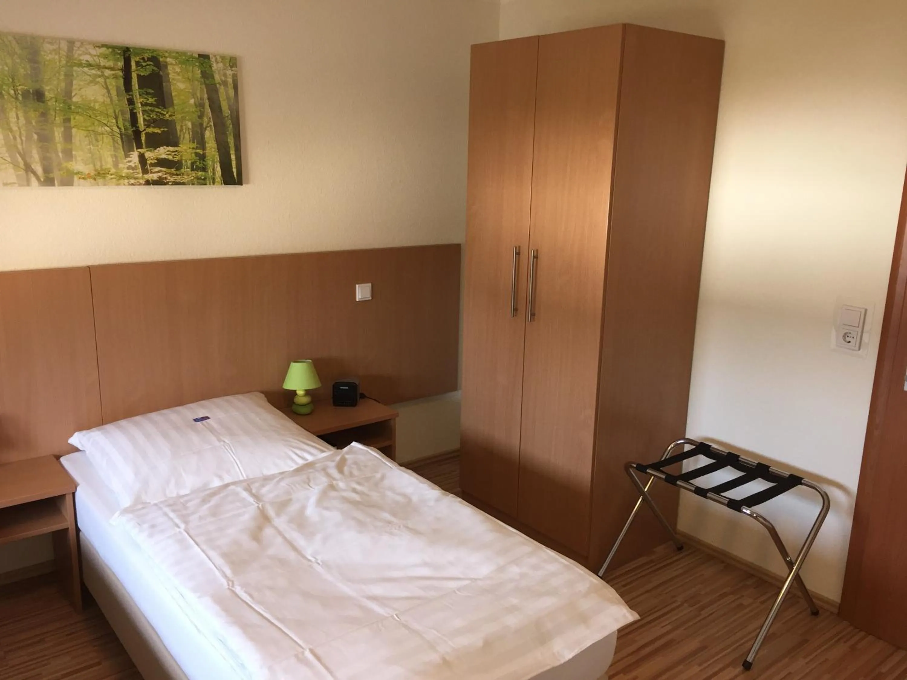 Photo of the whole room, Bed in Pension im Wirtshaus Himberg