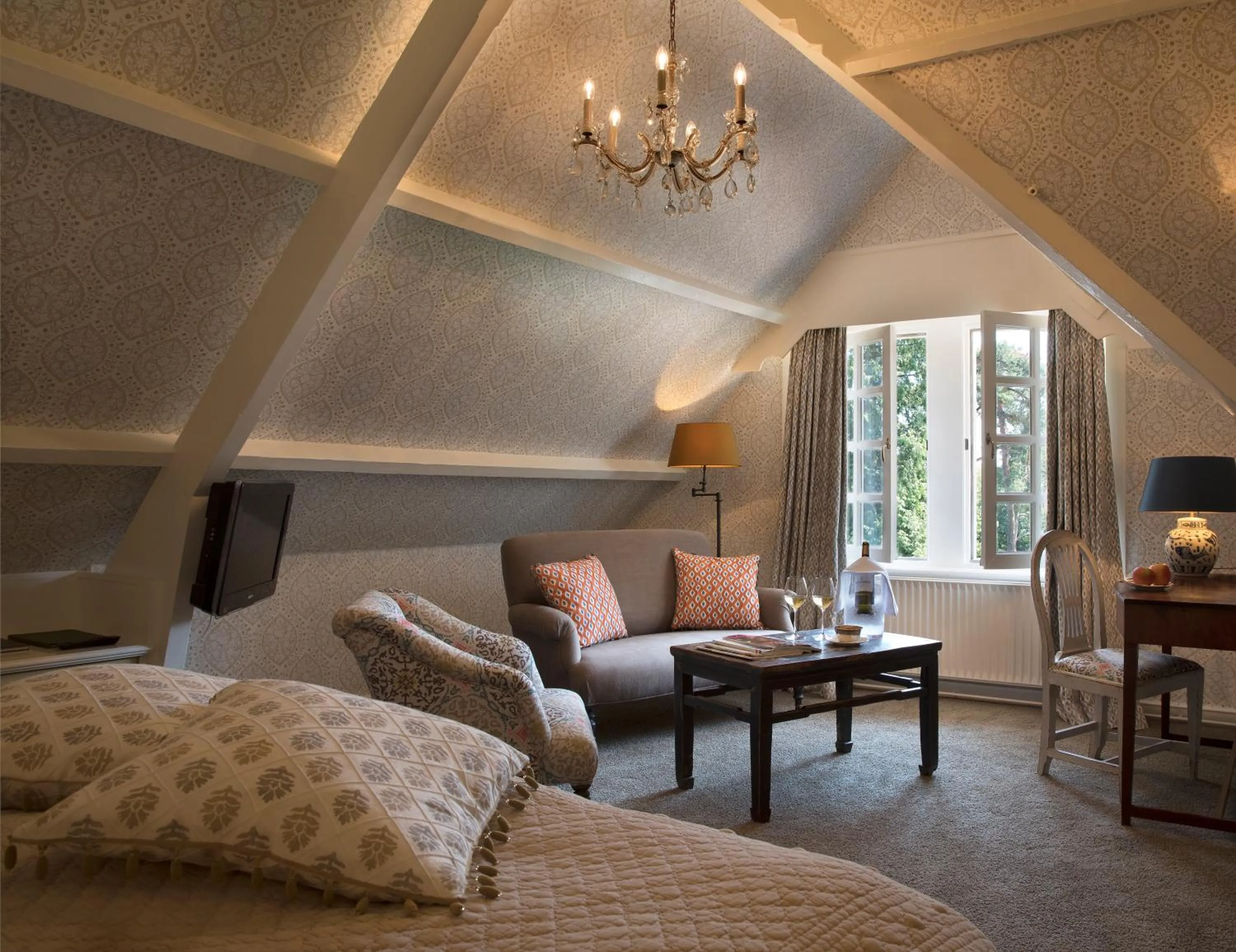 Photo of the whole room, Bed in Relais & Chateaux Hotel Landgoed Het Roode Koper