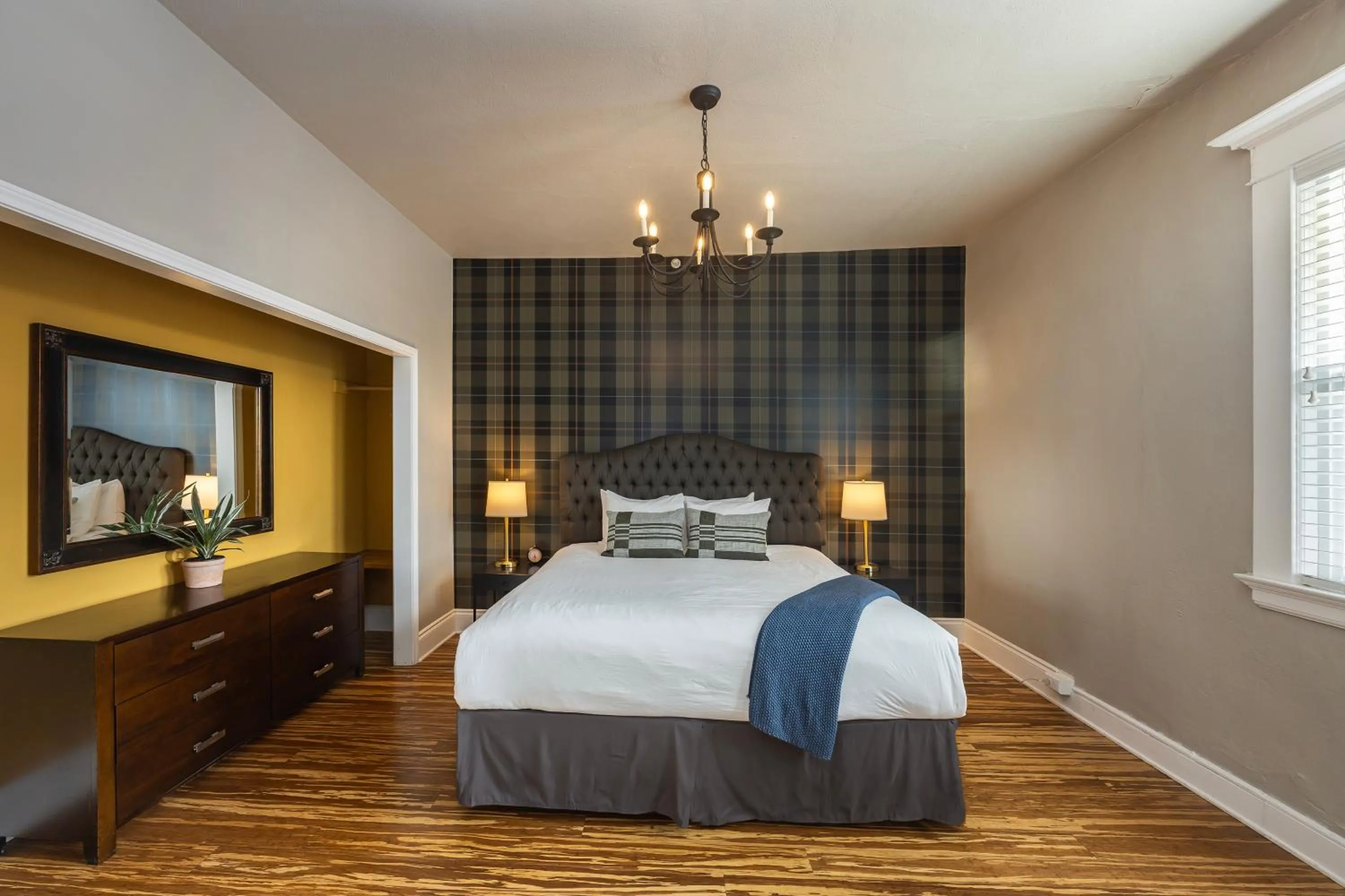 Bedroom, Bed in 3rd Street Flats