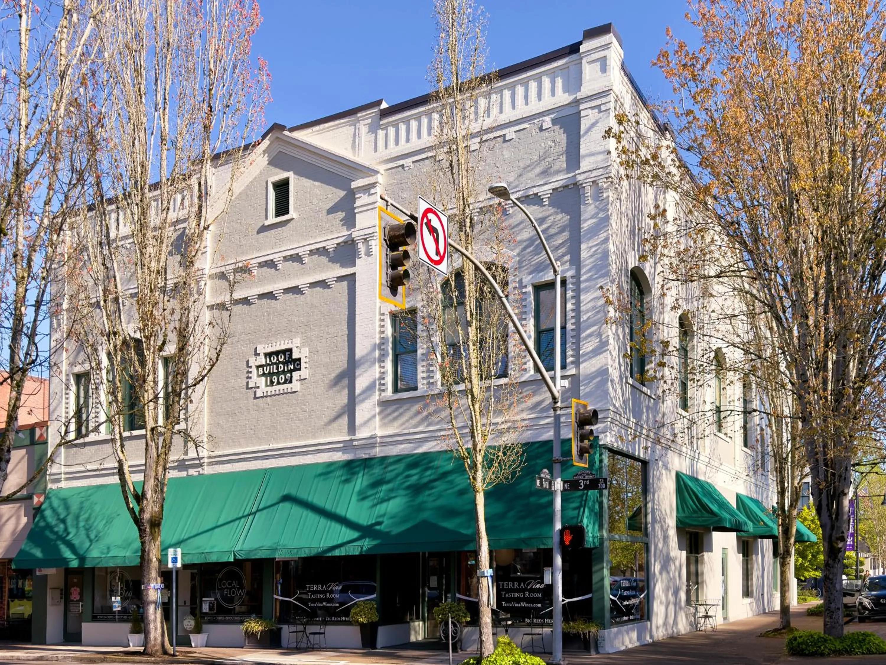 Property building in 3rd Street Flats