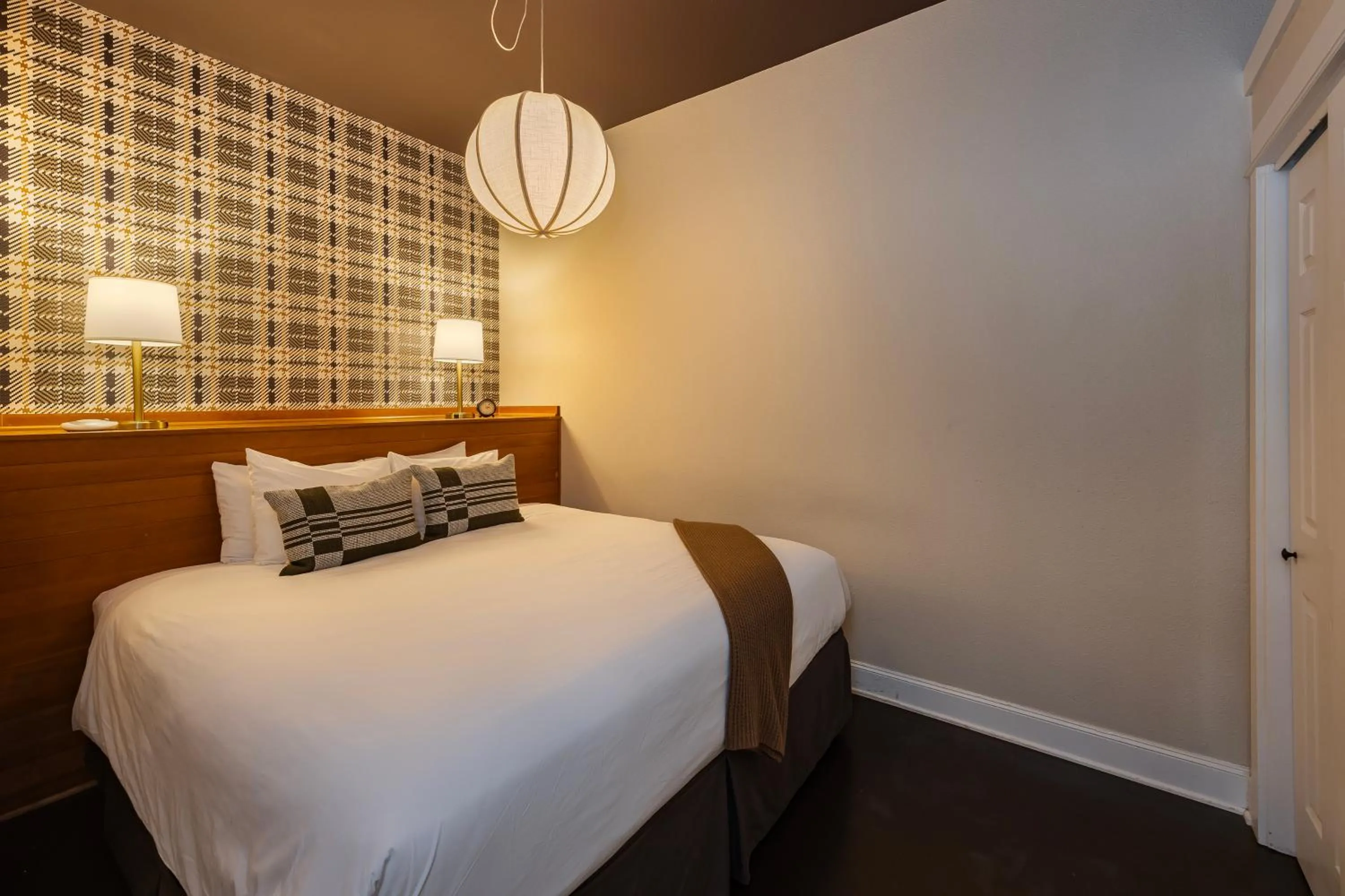 Bedroom, Bed in 3rd Street Flats
