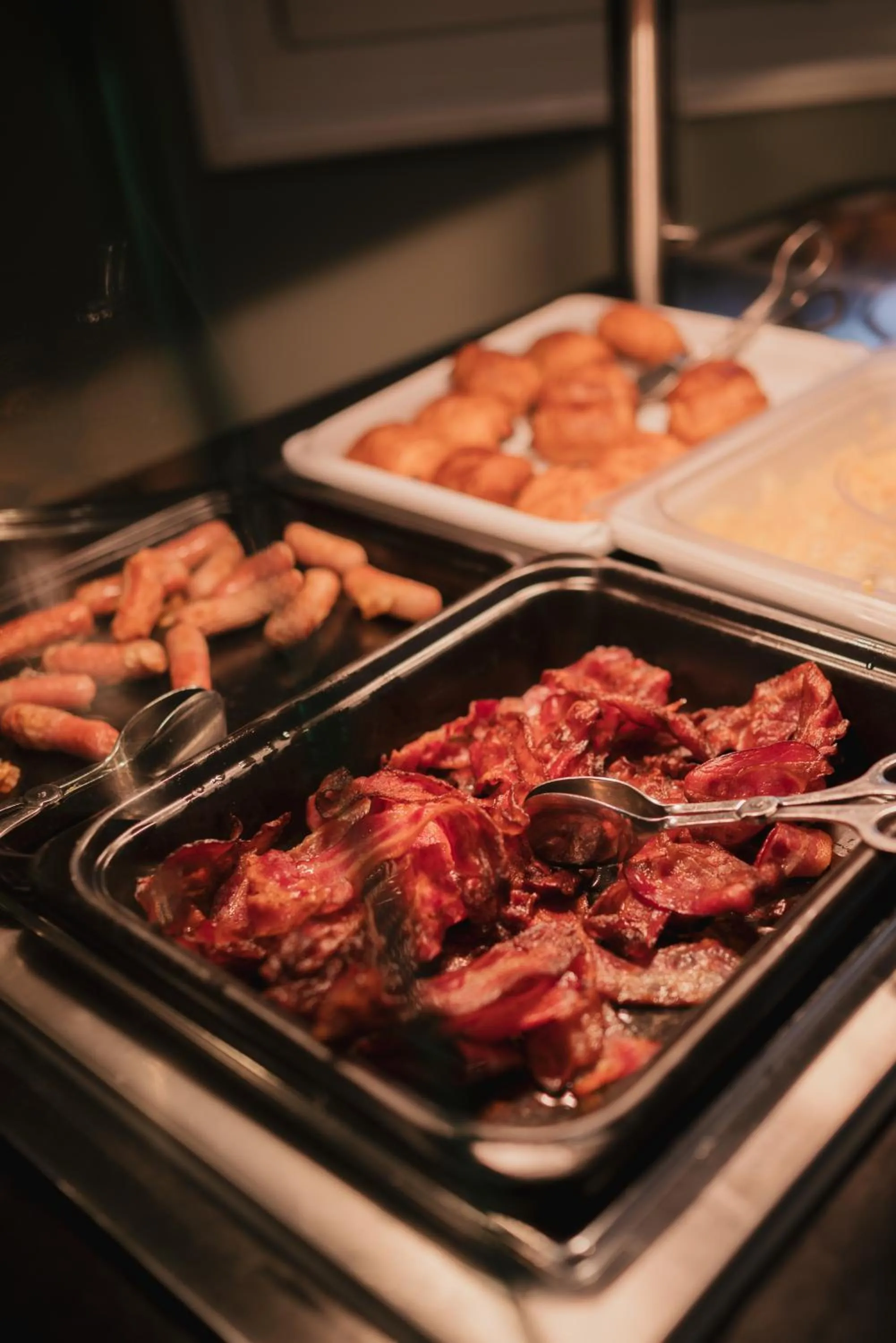 Continental breakfast in Kasteel De Vanenburg