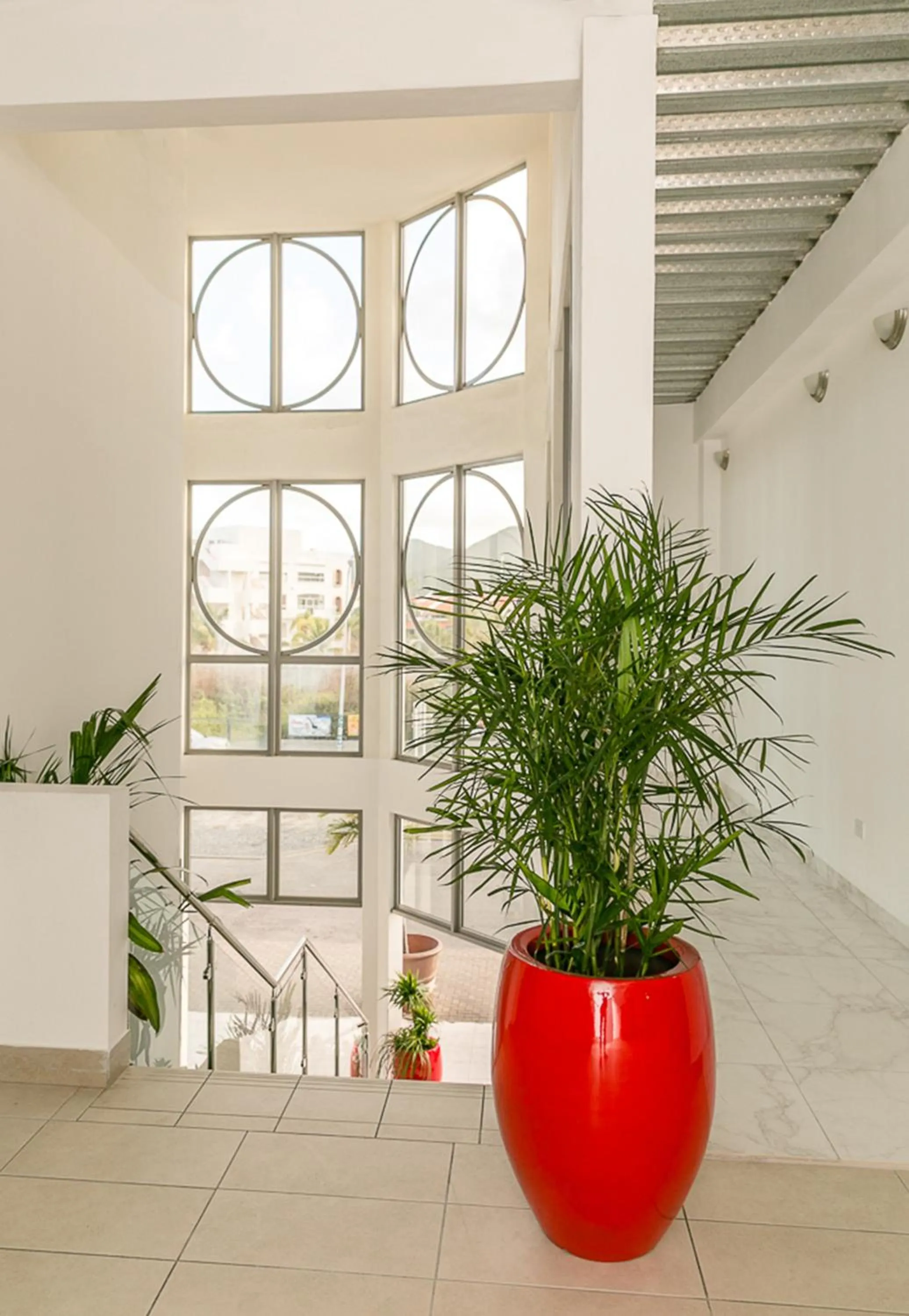 Facade/entrance in Commodore Suites