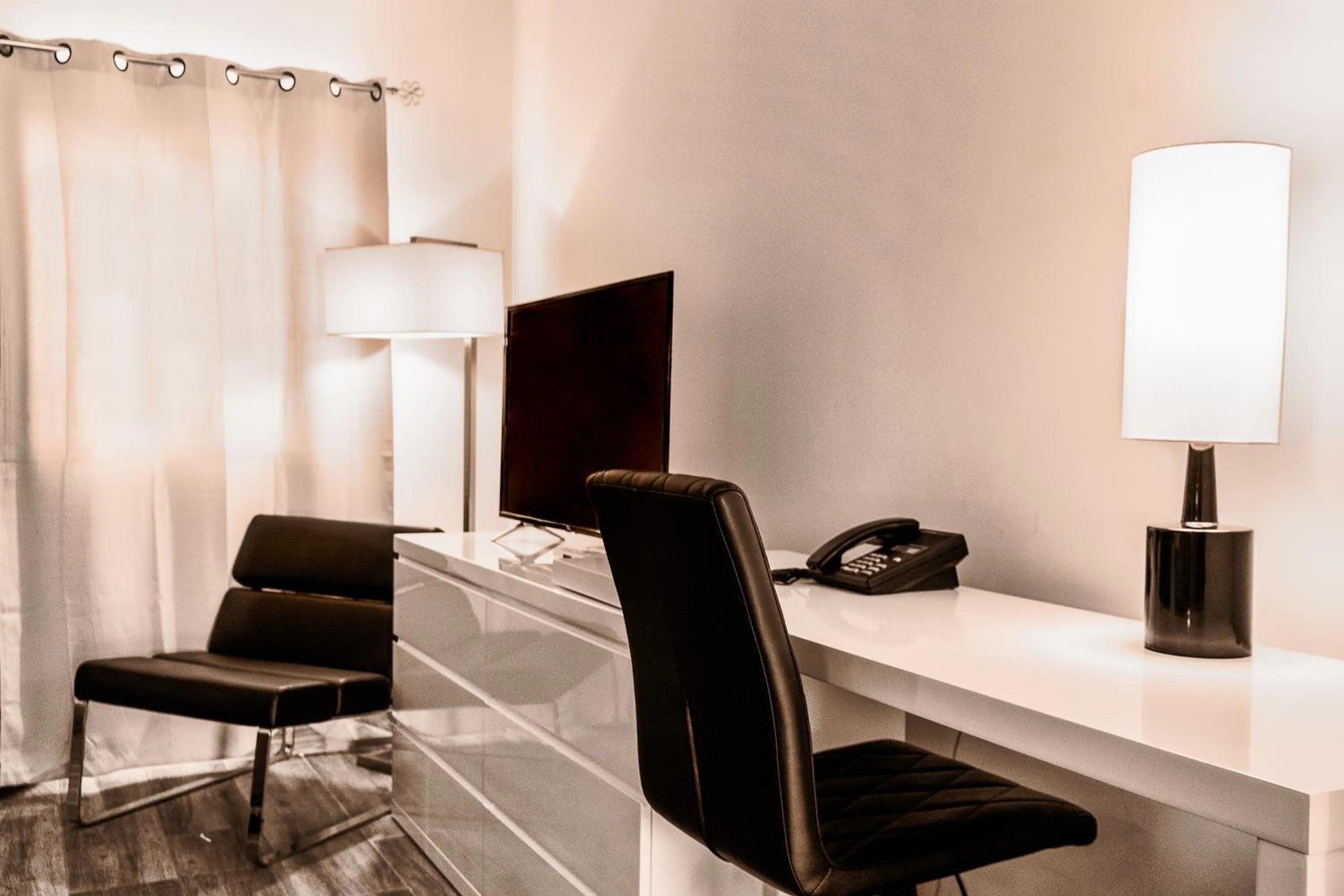 TV and multimedia in Commodore Suites