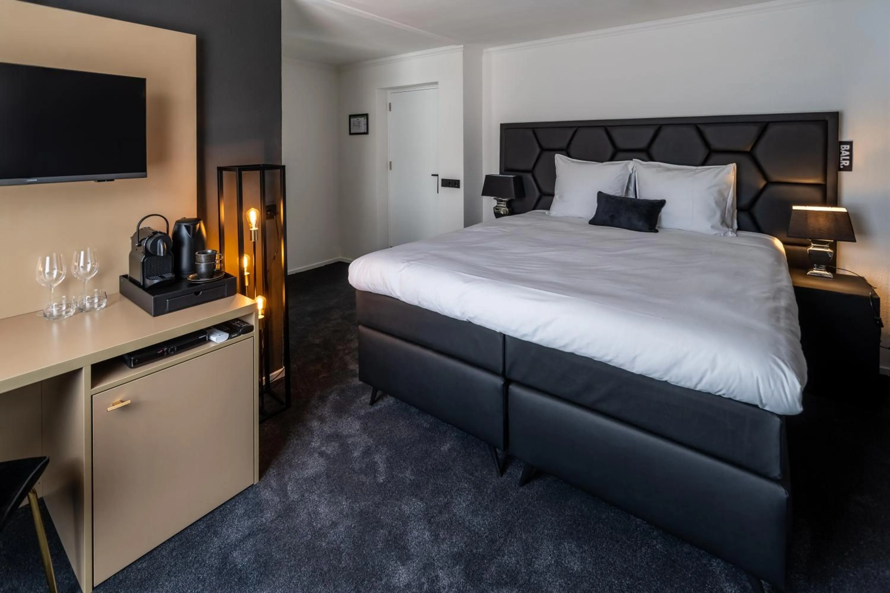 Bed in Square Boutique Hotel & Brasserie