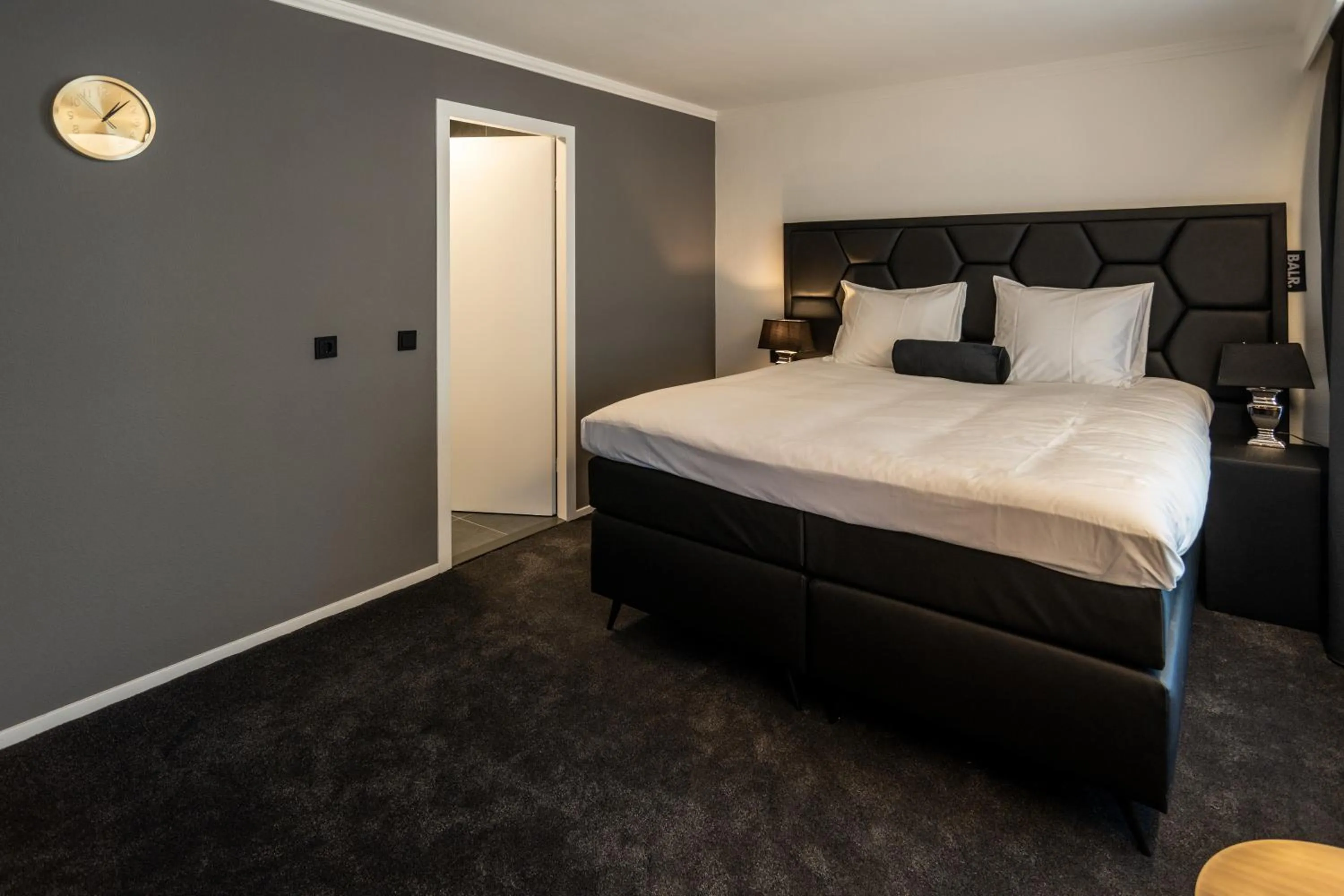 Bed in Square Boutique Hotel & Brasserie