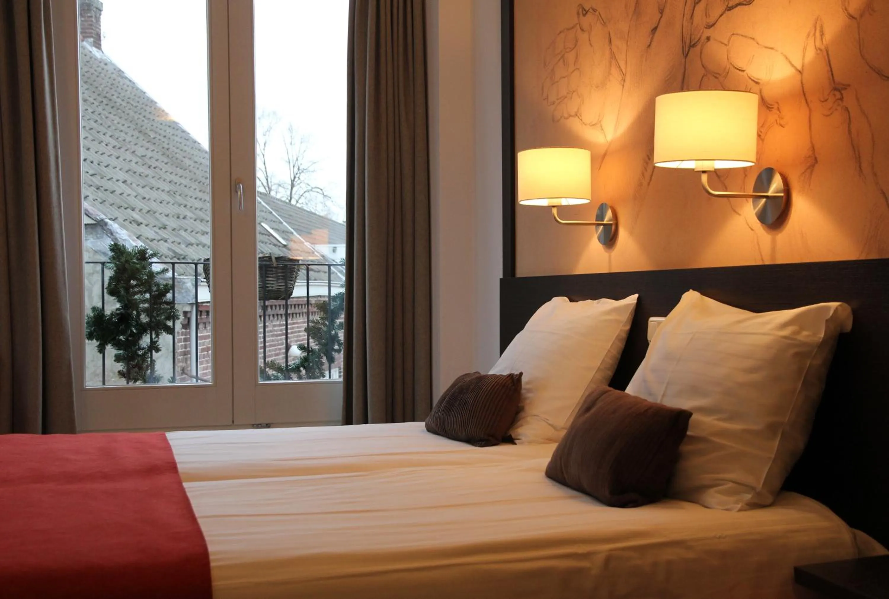 Photo of the whole room, Bed in Parkhotel Auberge Vincent