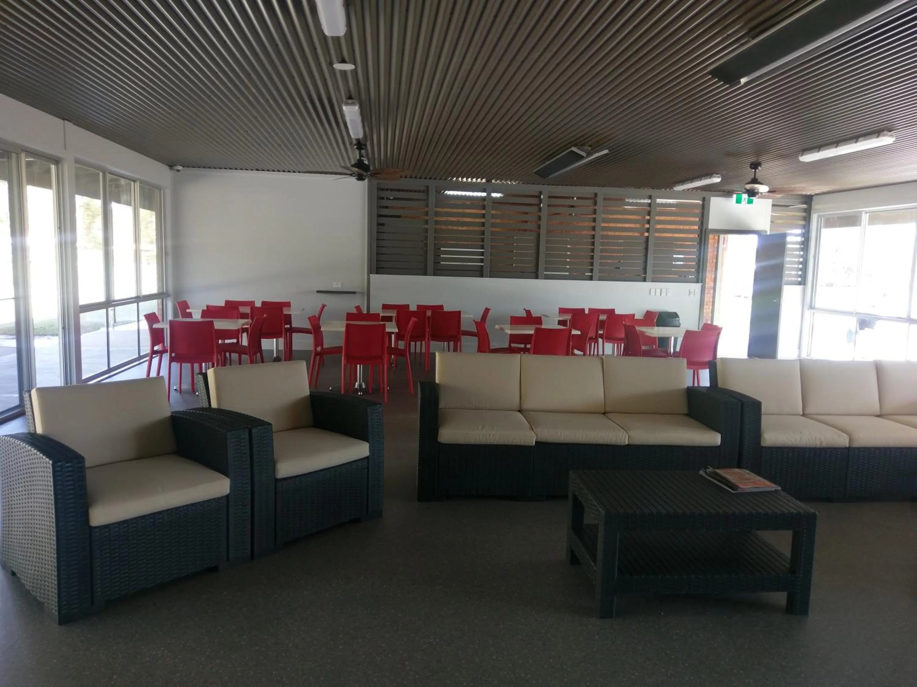 Communal lounge/ TV room in Tuncurry Lakes Resort