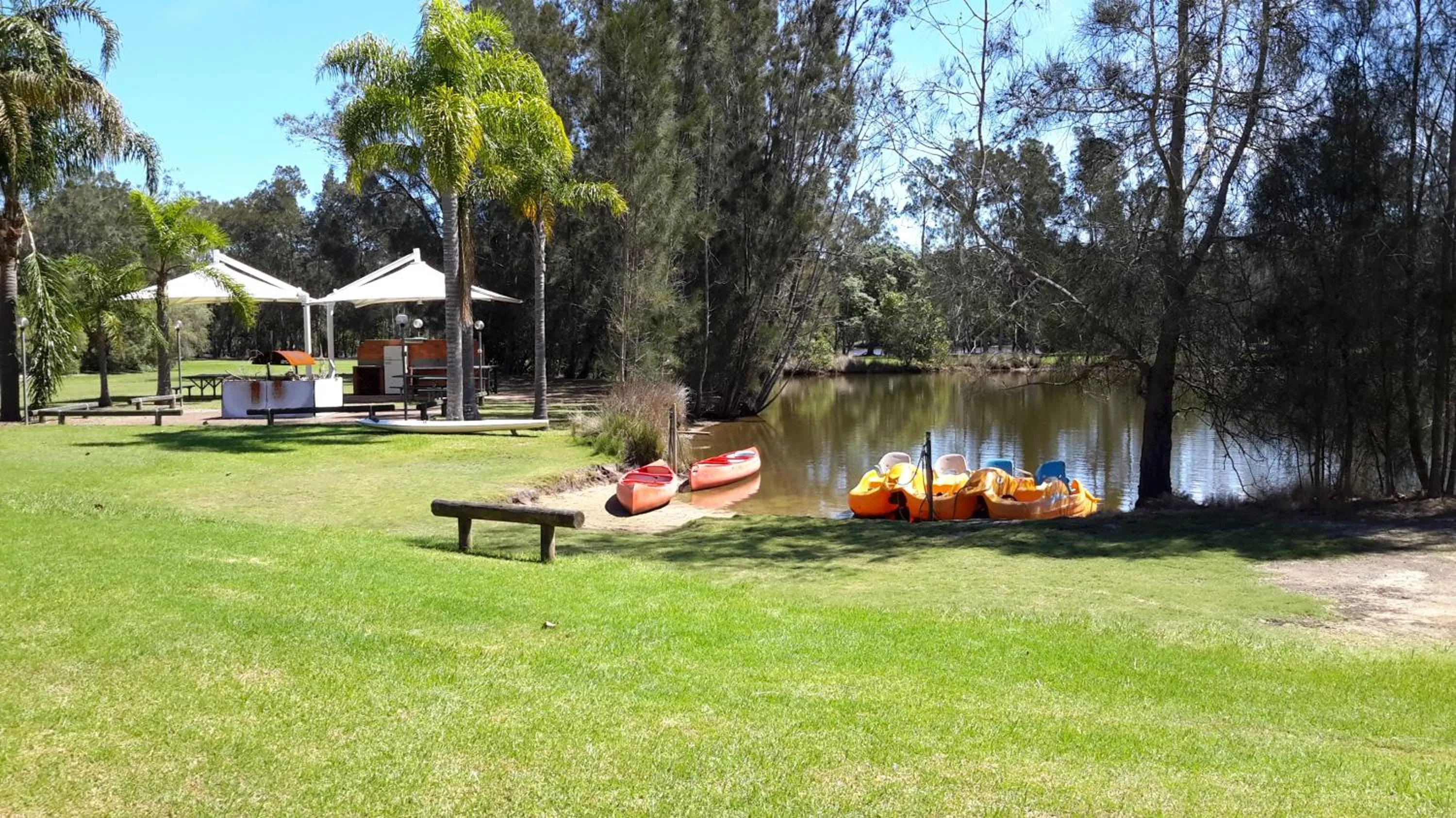 Canoeing in Tuncurry Lakes Resort