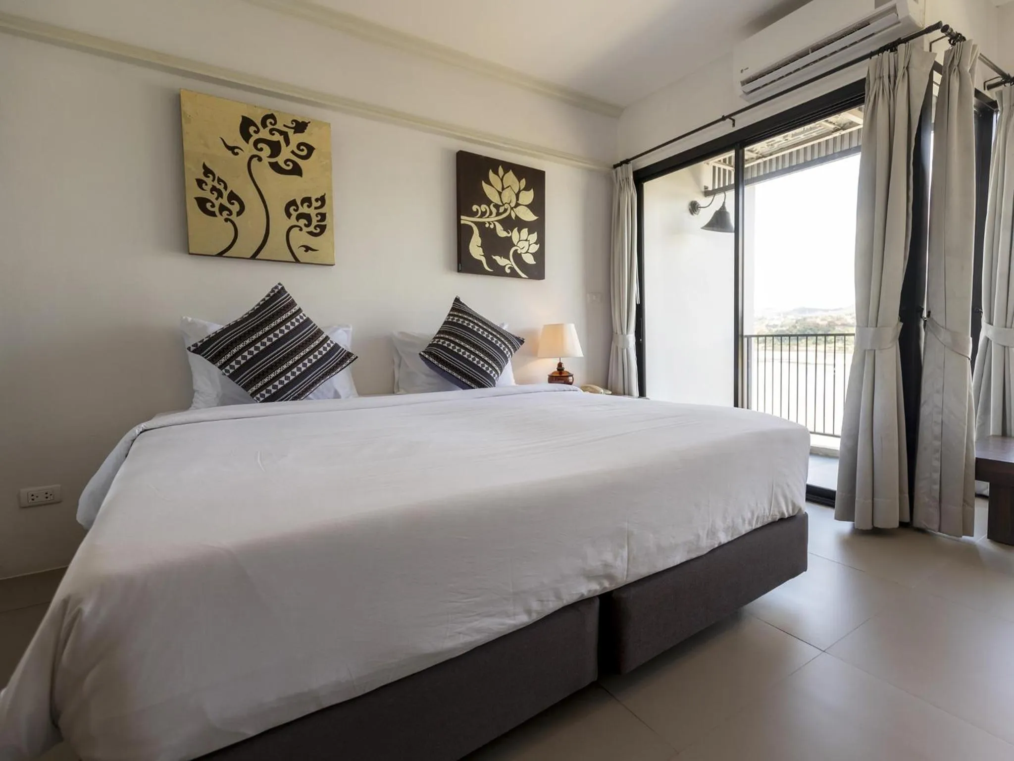 Bedroom, Bed in Fortune Riverview Hotel Chiang Khong