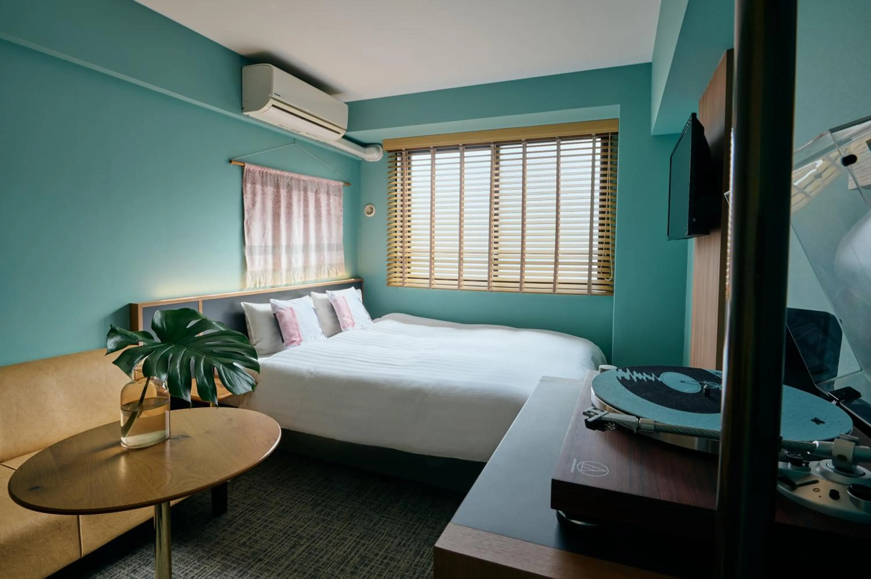 Photo of the whole room, Bed in Hotel She, Kyoto