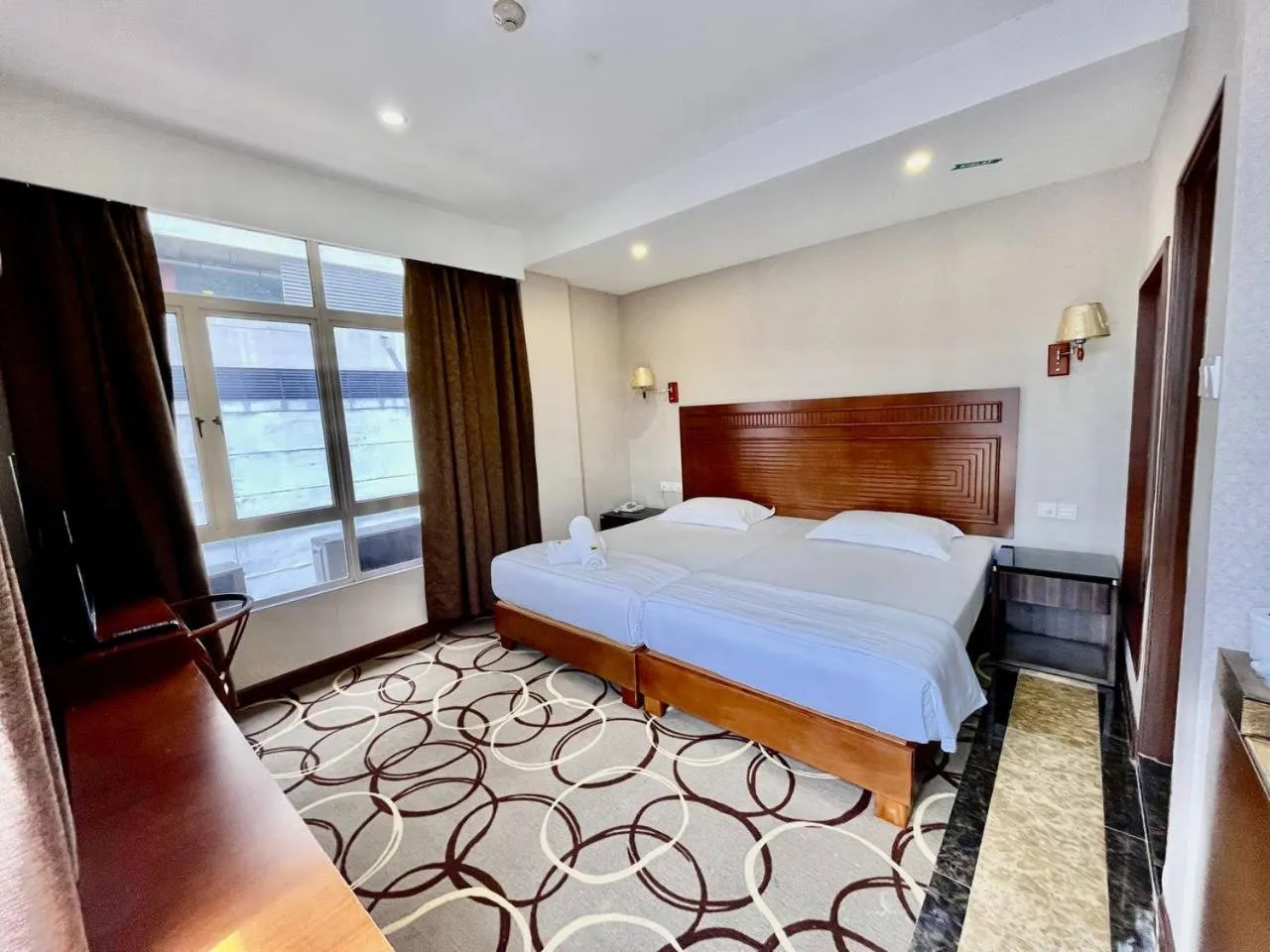 Bedroom, Bed in Fan Holiday Hotel