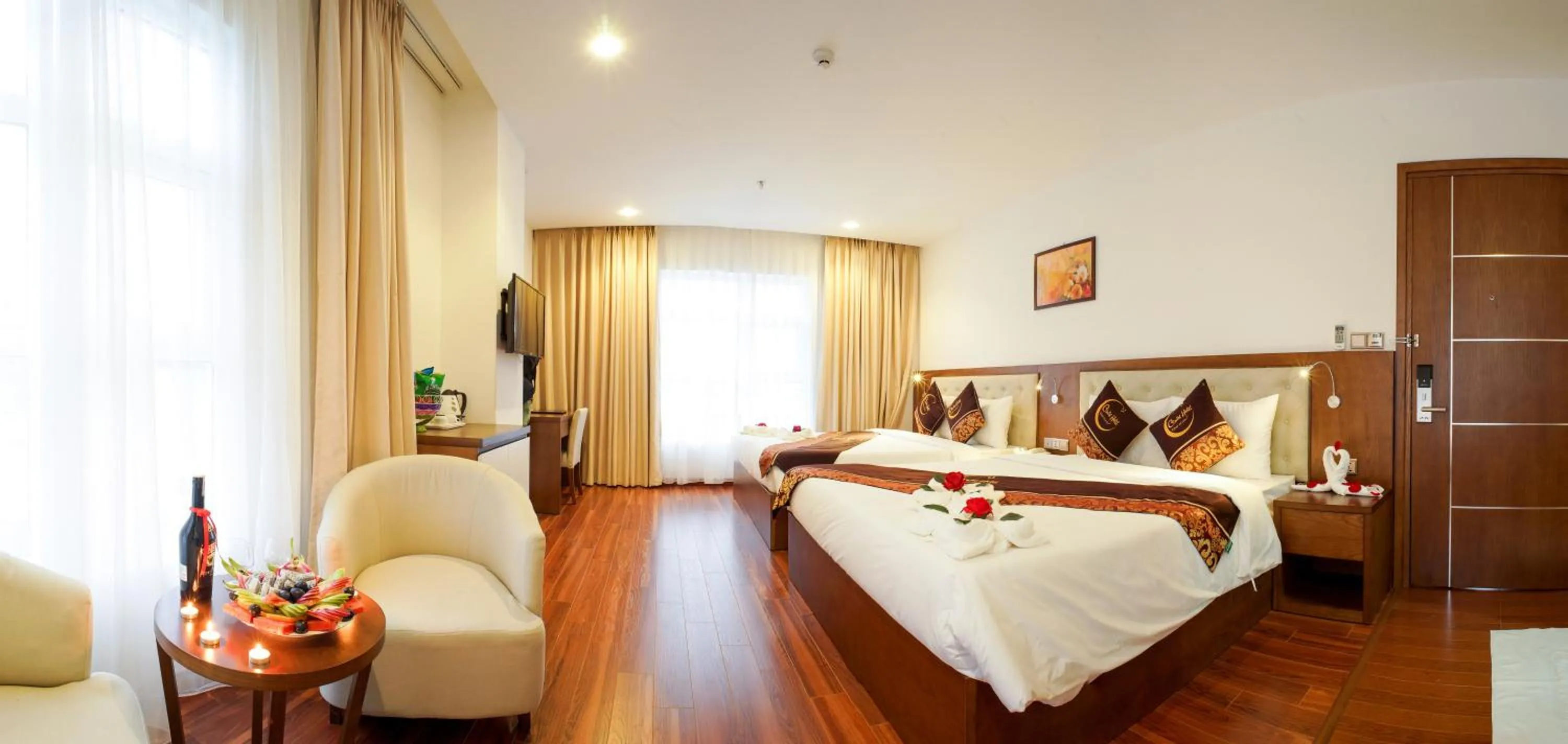 Photo of the whole room, Bed in Centre Hotel