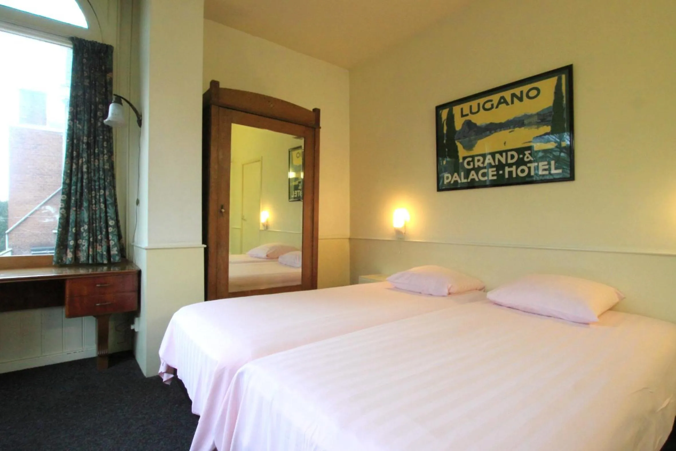 Day, Bed in Hotel Museumzicht