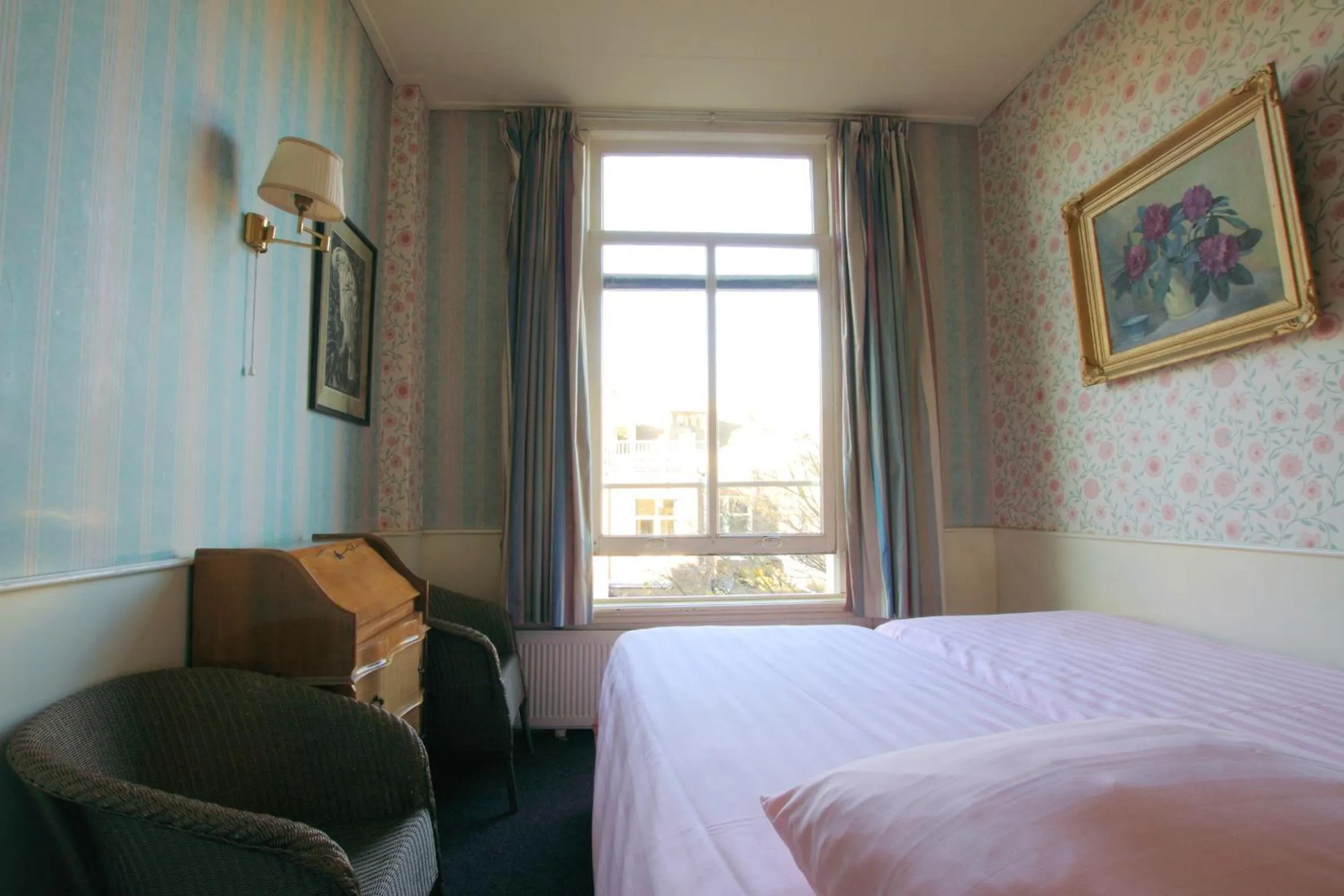 Day, Bed in Hotel Museumzicht