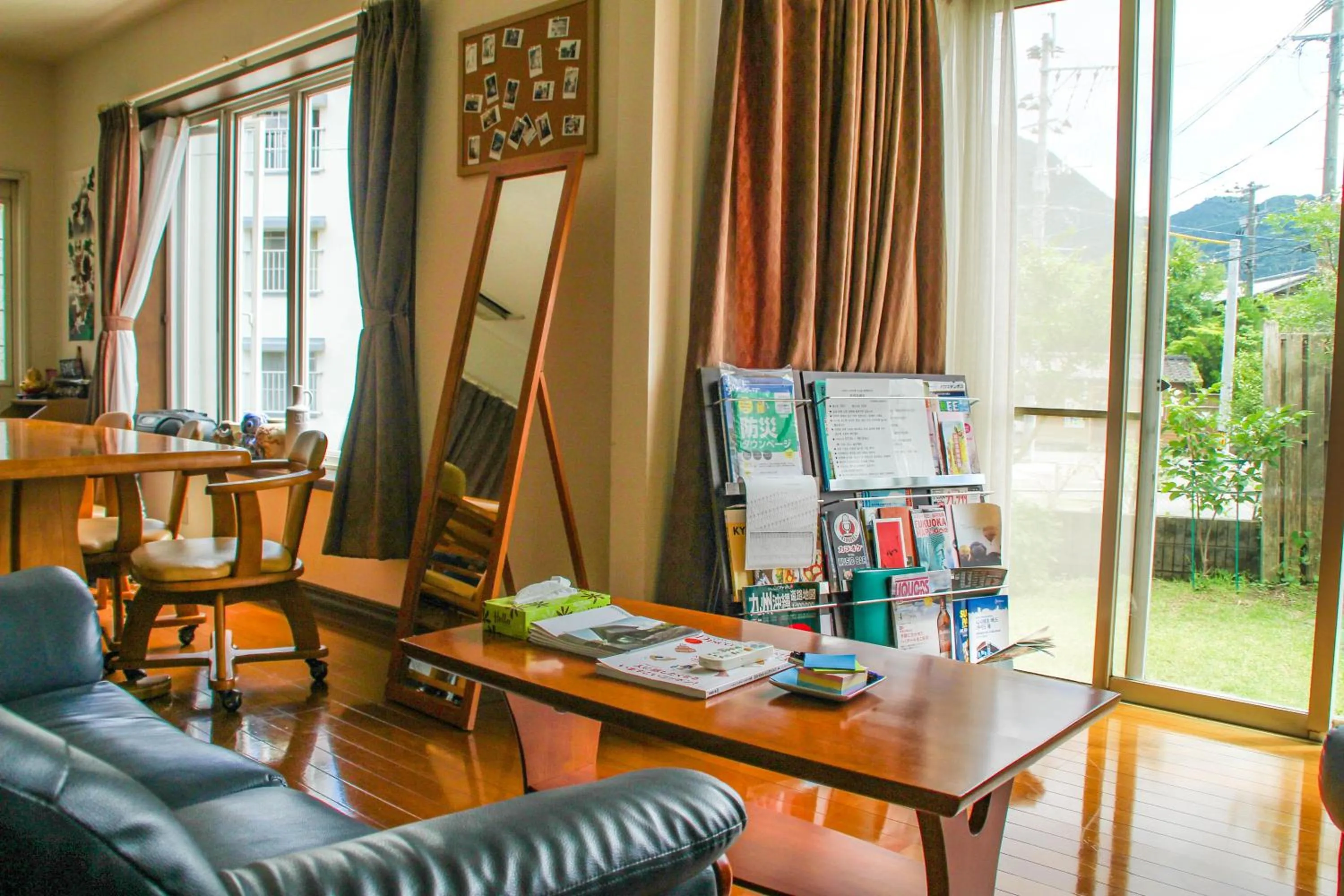 Communal lounge/ TV room in Yufuin Sonata