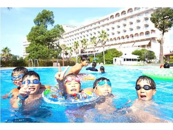 Swimming pool in Hotel Sekia