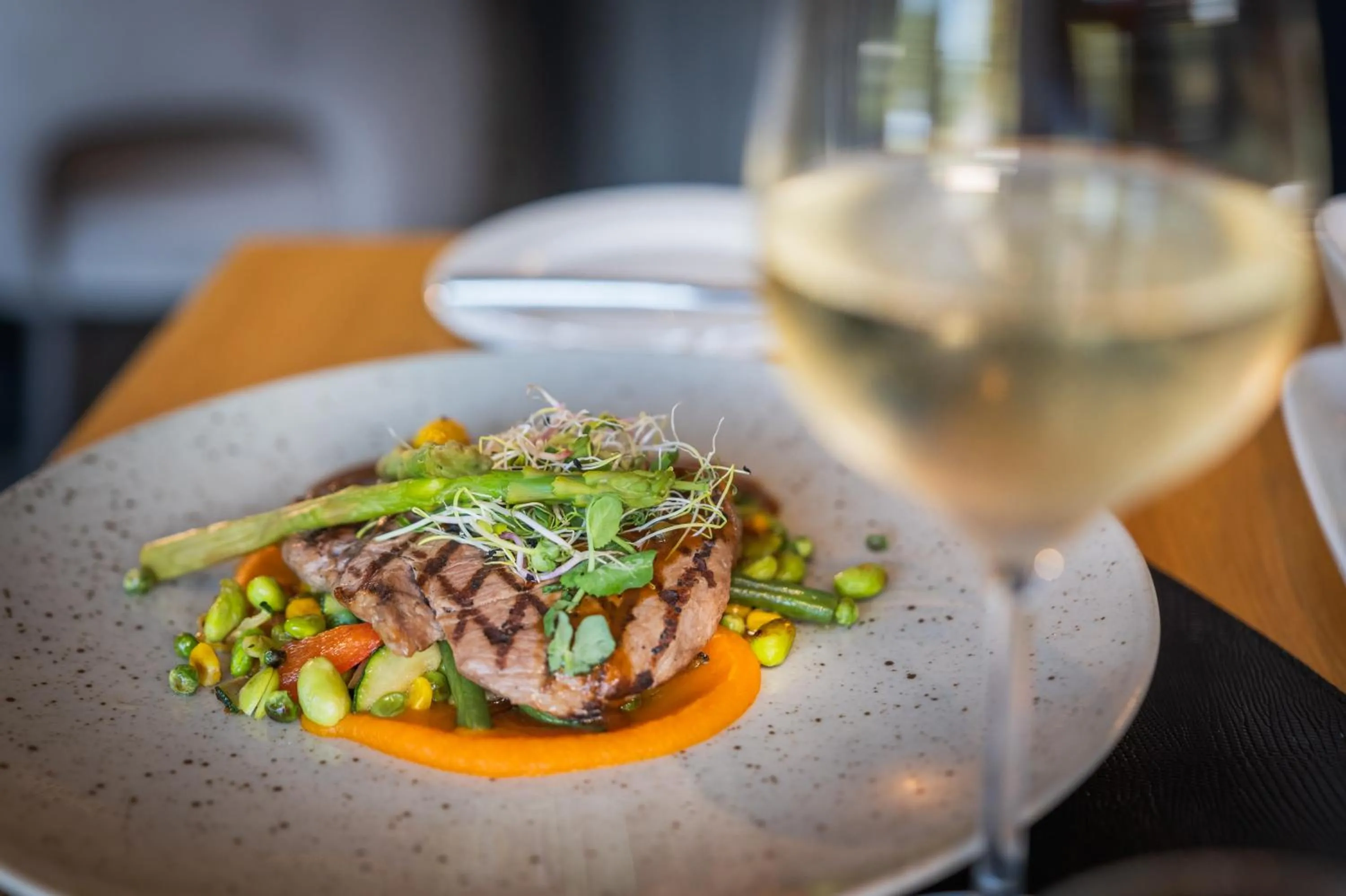 Restaurant/places to eat in Hotel Asteria