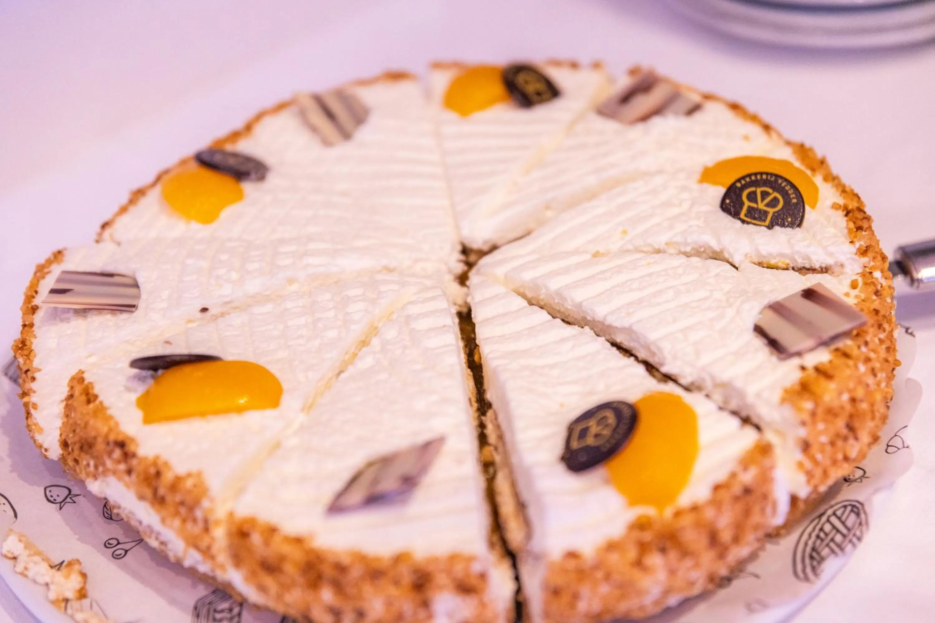 Restaurant/places to eat in Hotel Asteria