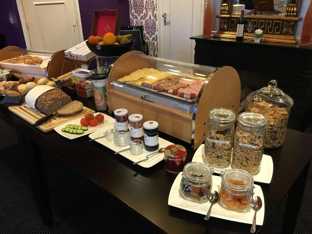 Breakfast in Hotel Faber