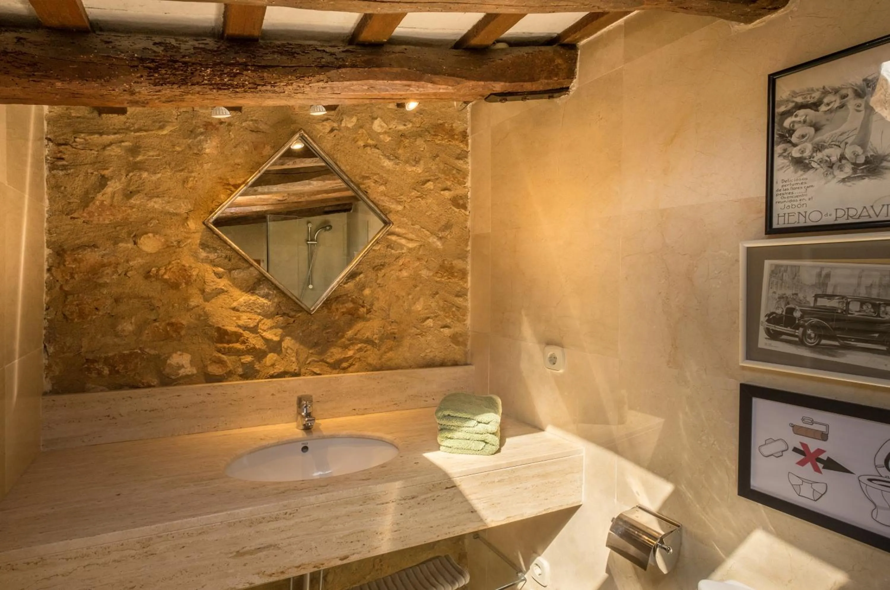 Bathroom in Can Felip Apartments