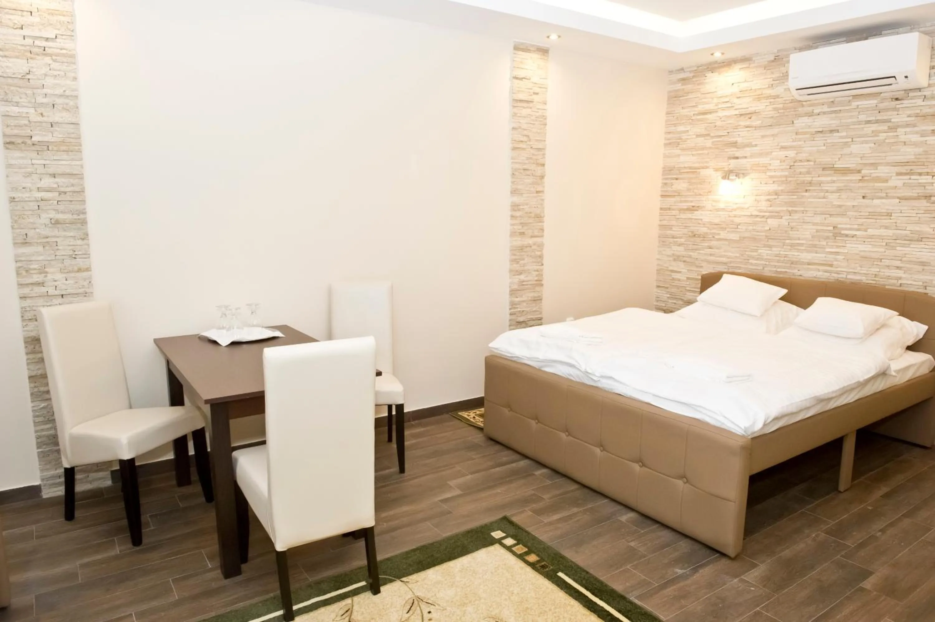 Photo of the whole room in Kemence Csárda és Szálloda