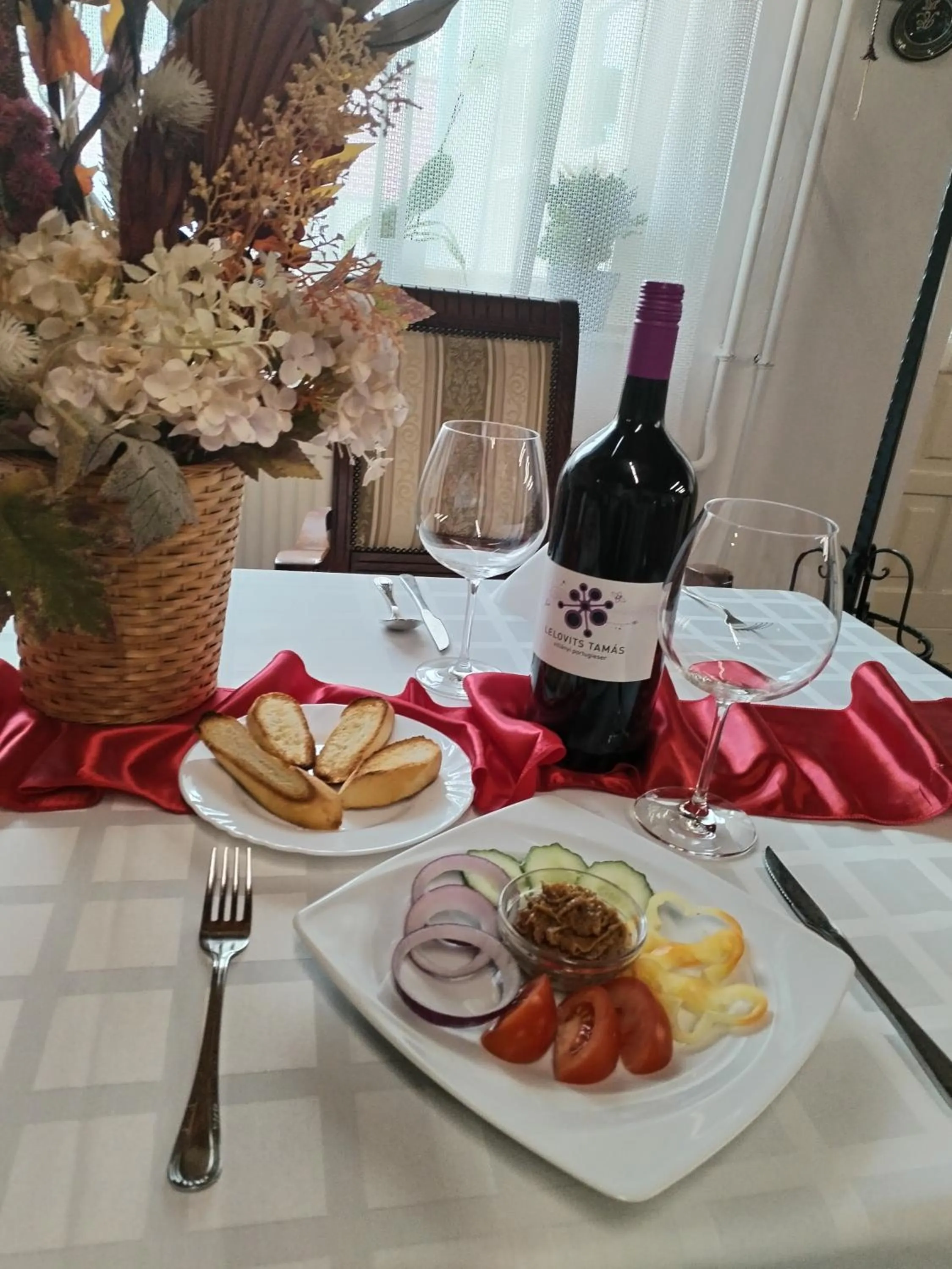 Restaurant/places to eat in Kemence Csárda és Szálloda