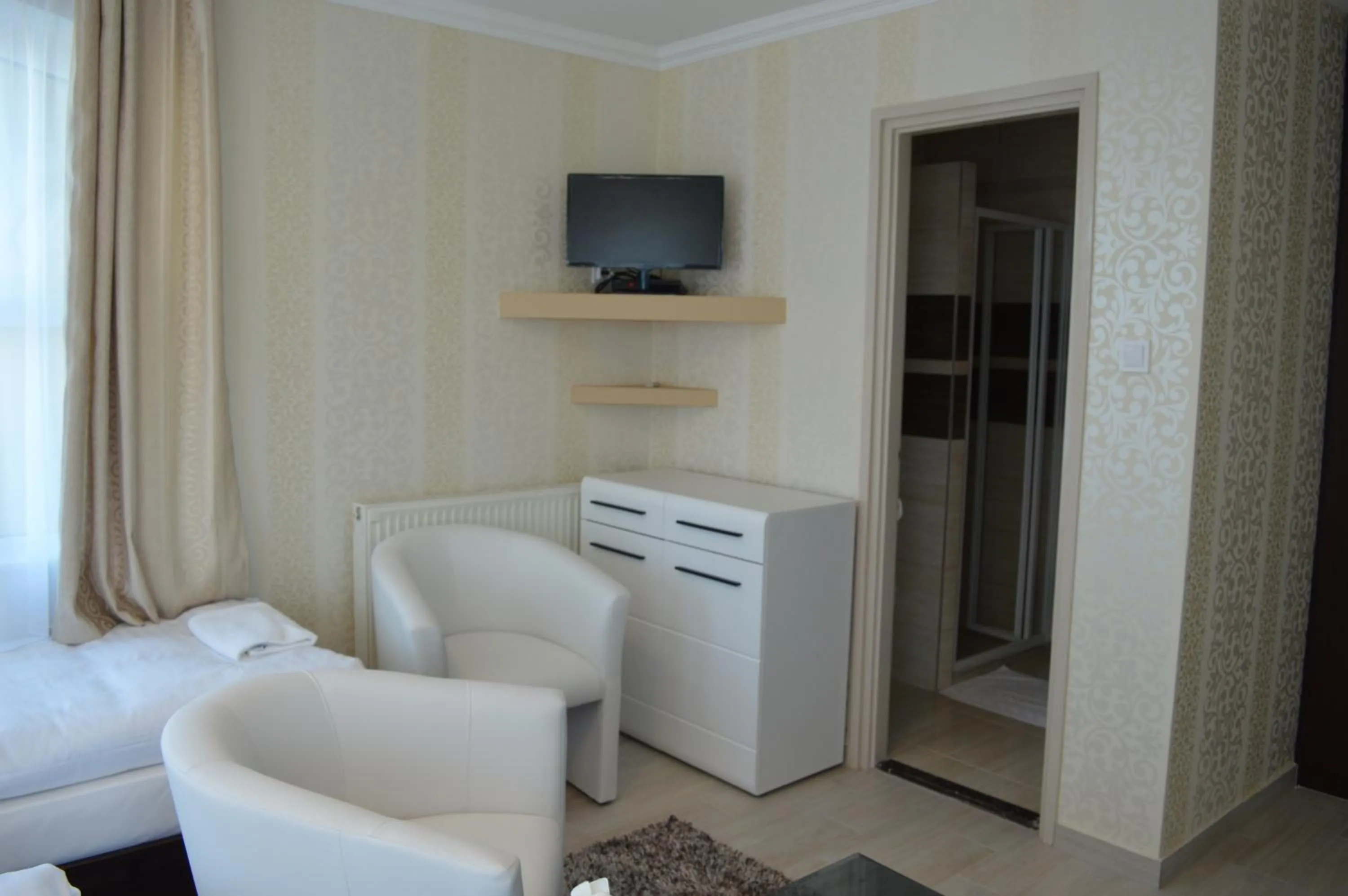 Kemence Csárda és Szálloda